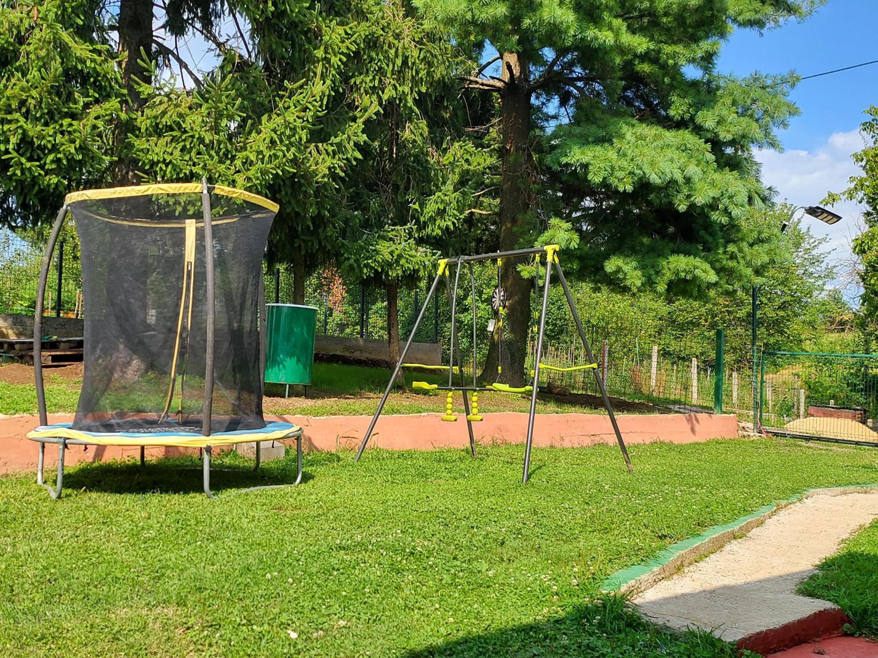 VIKENDICA GARFILD SA BAZENOM i SAUNOM BANJA LUKA