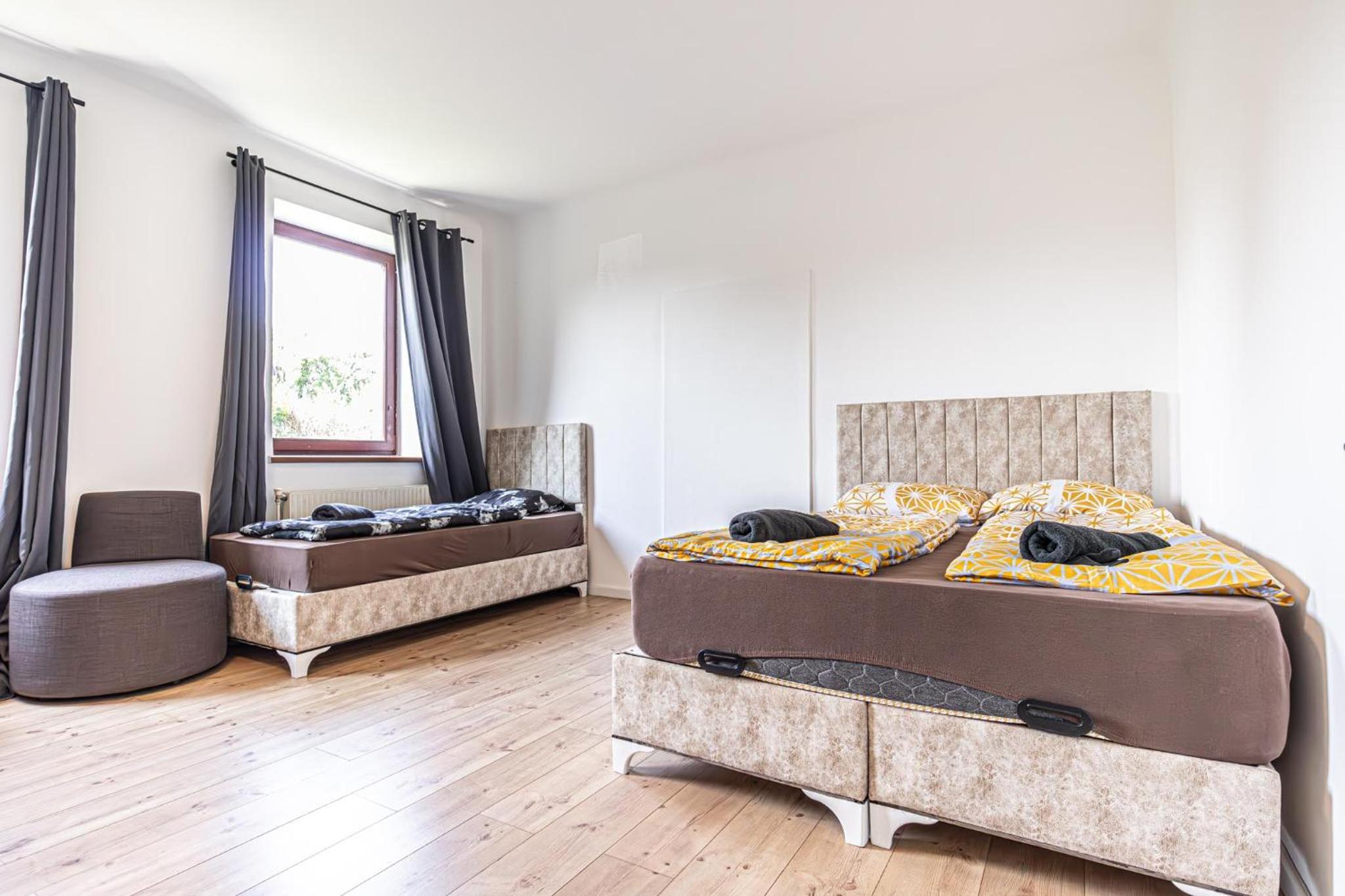 Comfy Rooms in Shared villa with Terrace and Garden