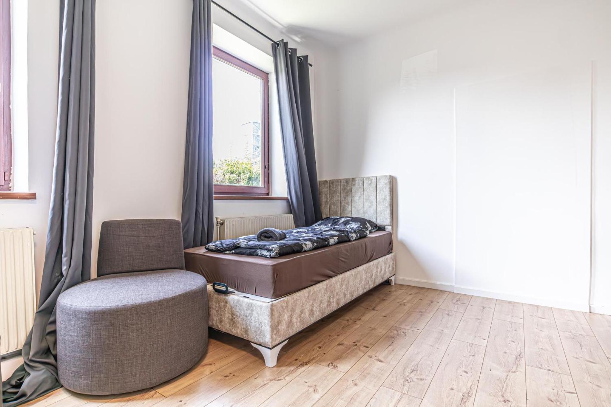 Comfy Rooms in Shared villa with Terrace and Garden