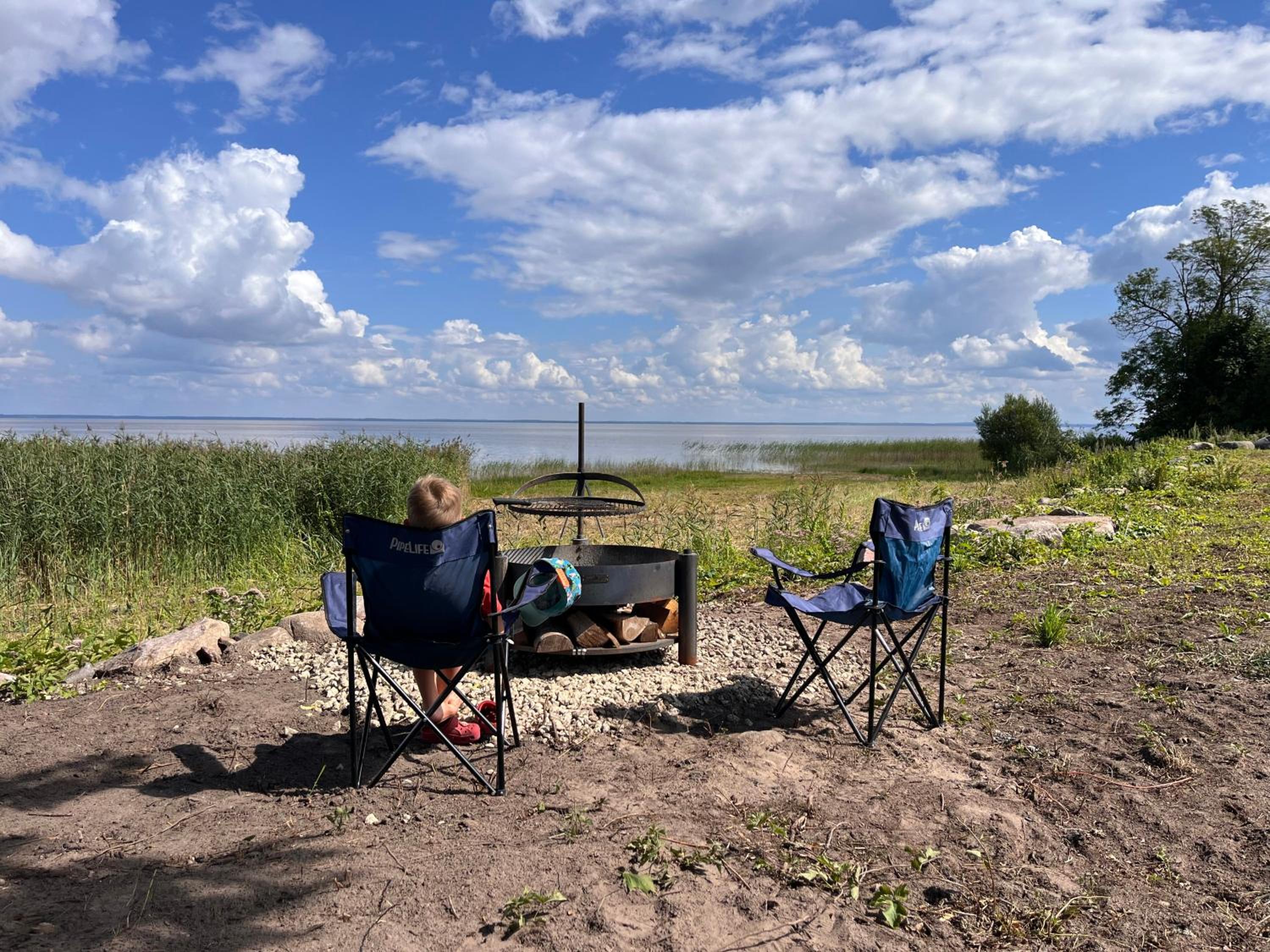Suure-Kuuse kämpingud otse järve kaldal