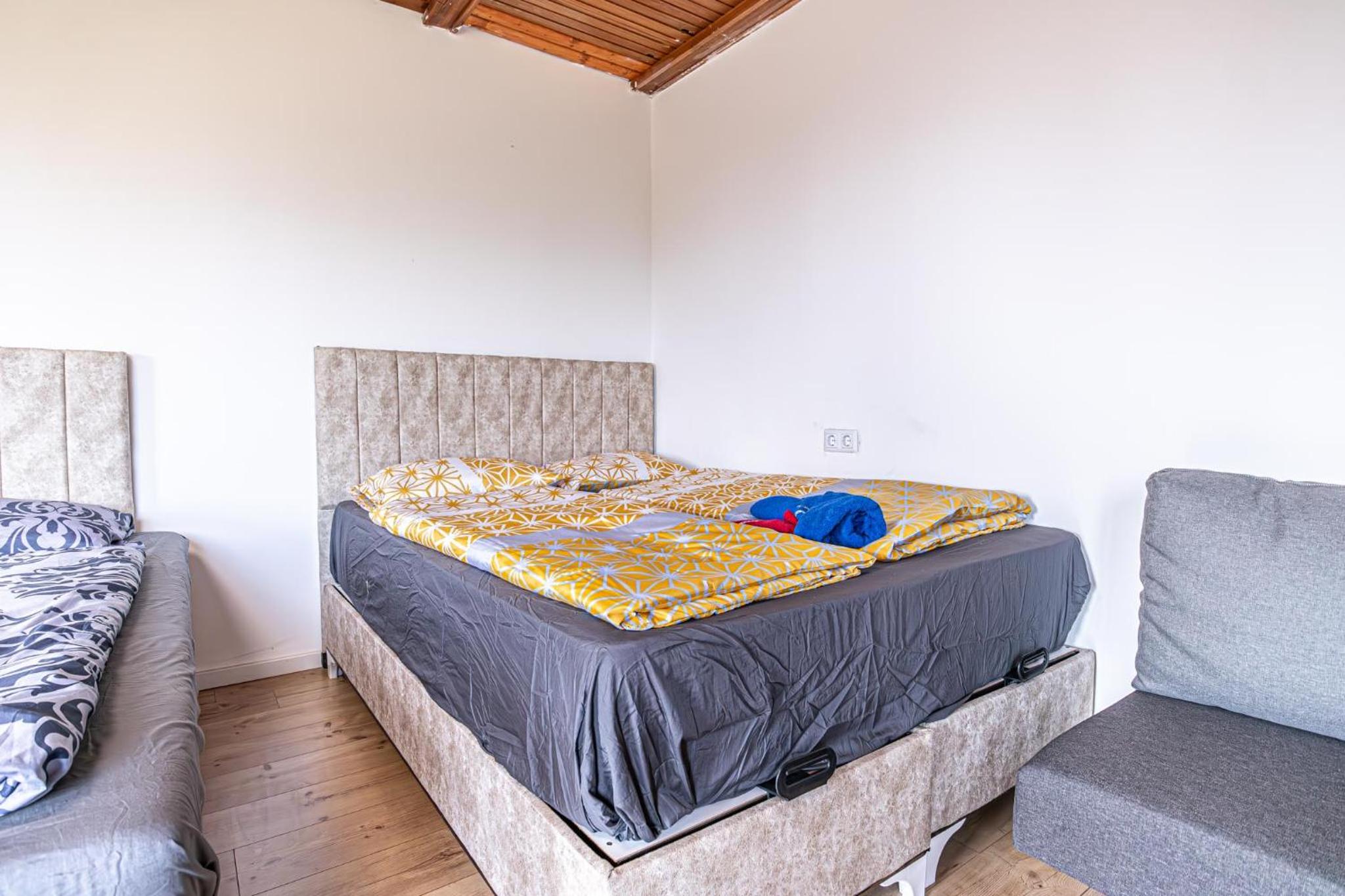 Comfy Rooms in Shared villa with Terrace and Garden