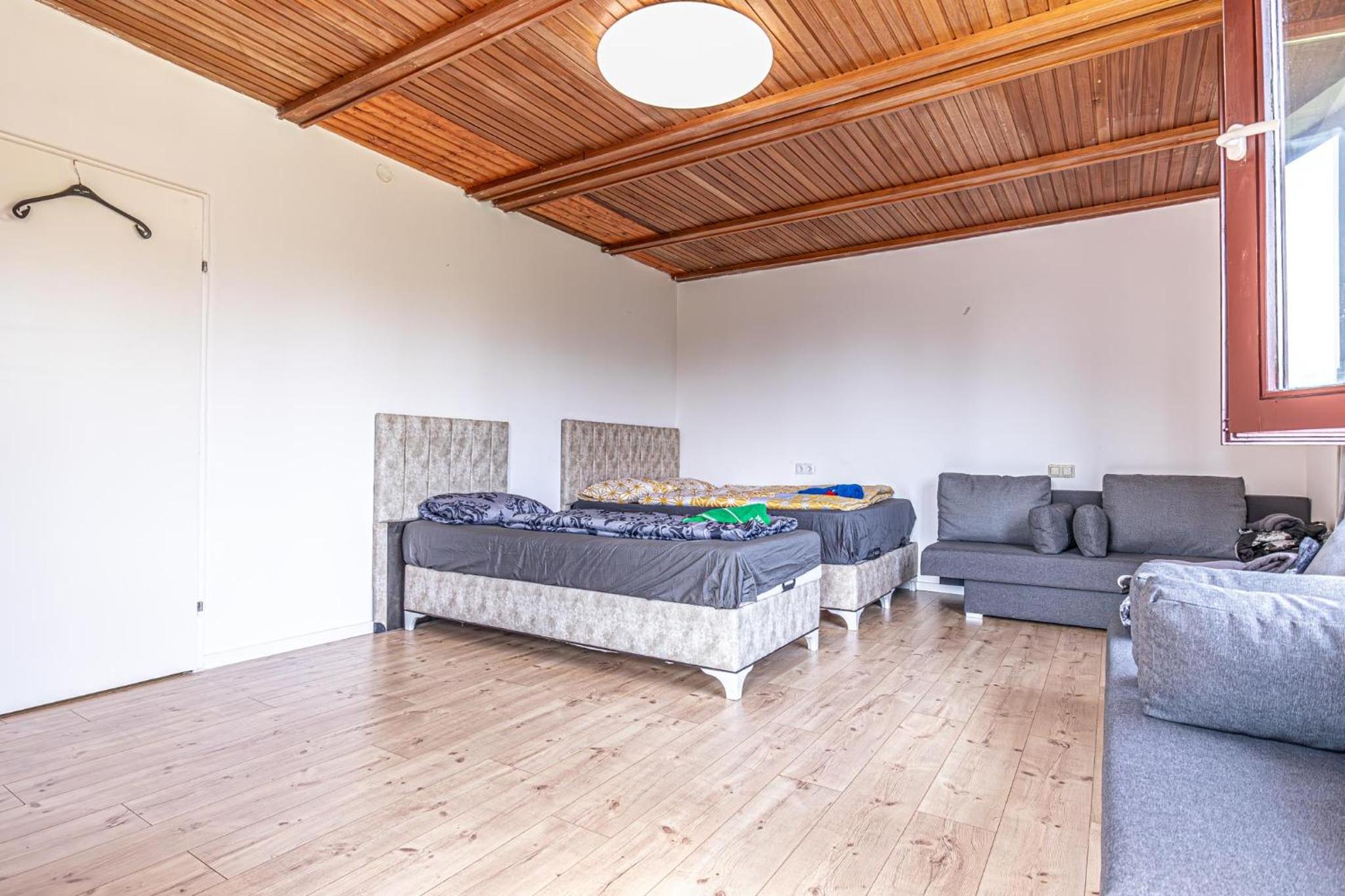 Comfy Rooms in Shared villa with Terrace and Garden