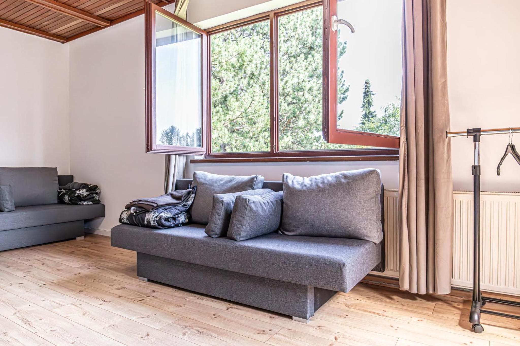 Comfy Rooms in Shared villa with Terrace and Garden