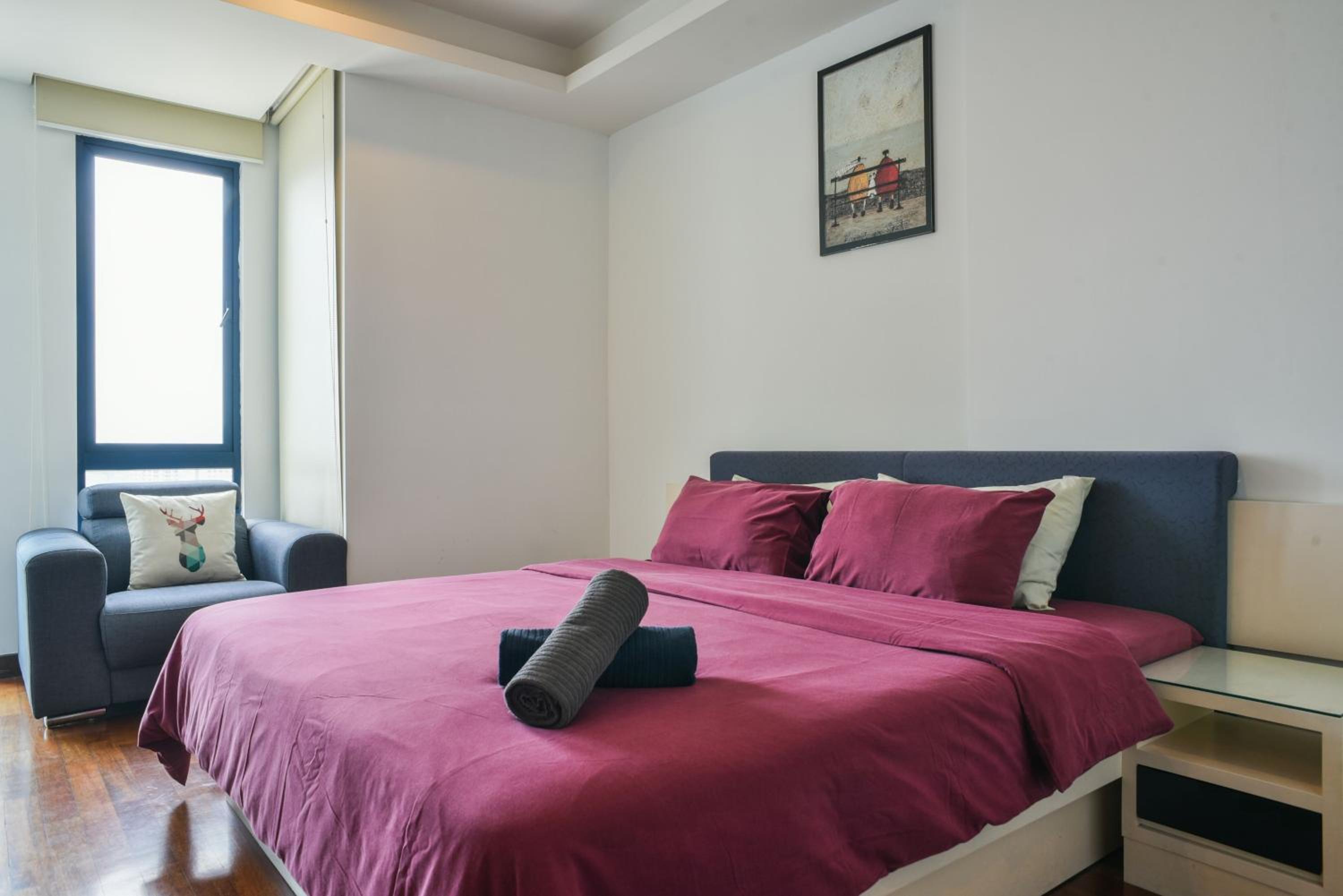 Couple Suite at Casa Residency 5 mins walk to LRT, Jalan Alor & Bukit Bintang