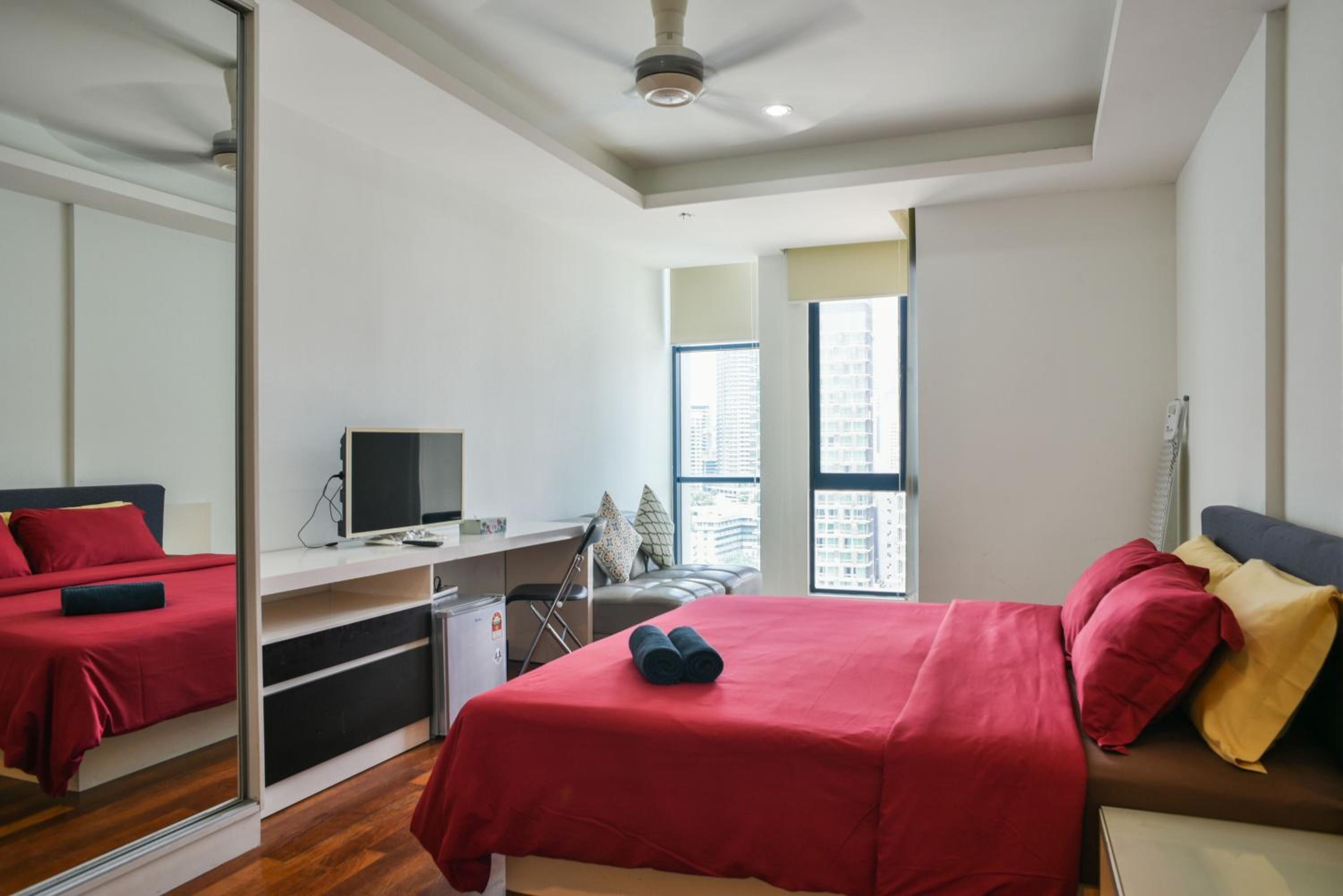 Couple Suite at Casa Residency 5 mins walk to LRT, Jalan Alor & Bukit Bintang
