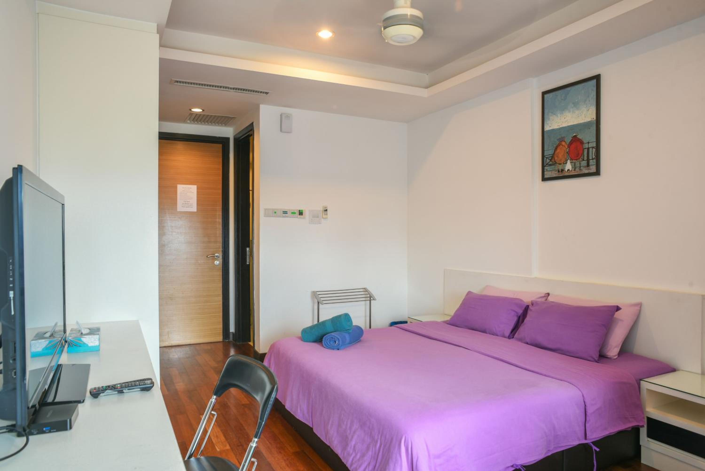 Couple Suite at Casa Residency 5 mins walk to LRT, Jalan Alor & Bukit Bintang