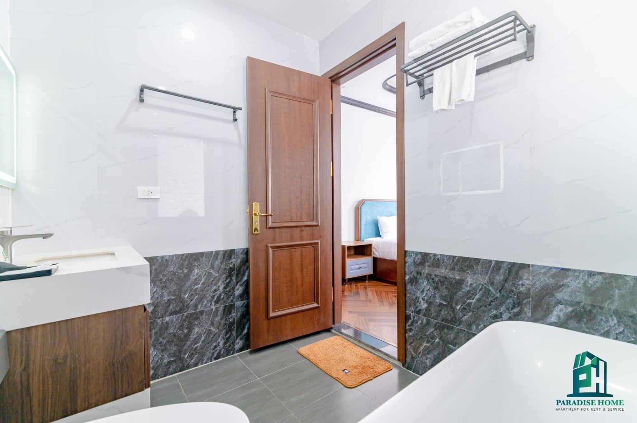 Luxe Paradise Suites Dang Thai Mai