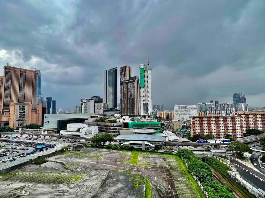Couple Suite at Casa Residency 5 mins walk to LRT, Jalan Alor & Bukit Bintang