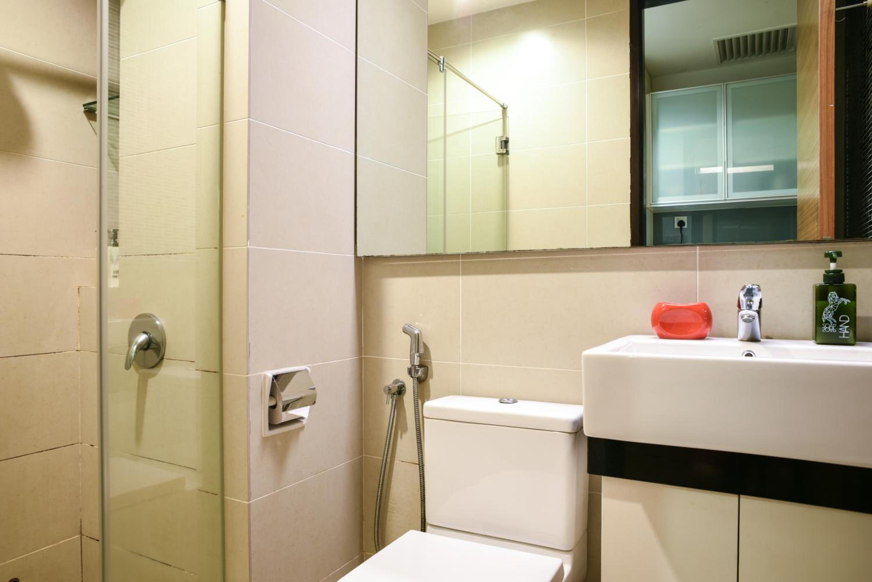 Couple Suite at Casa Residency 5 mins walk to LRT, Jalan Alor & Bukit Bintang