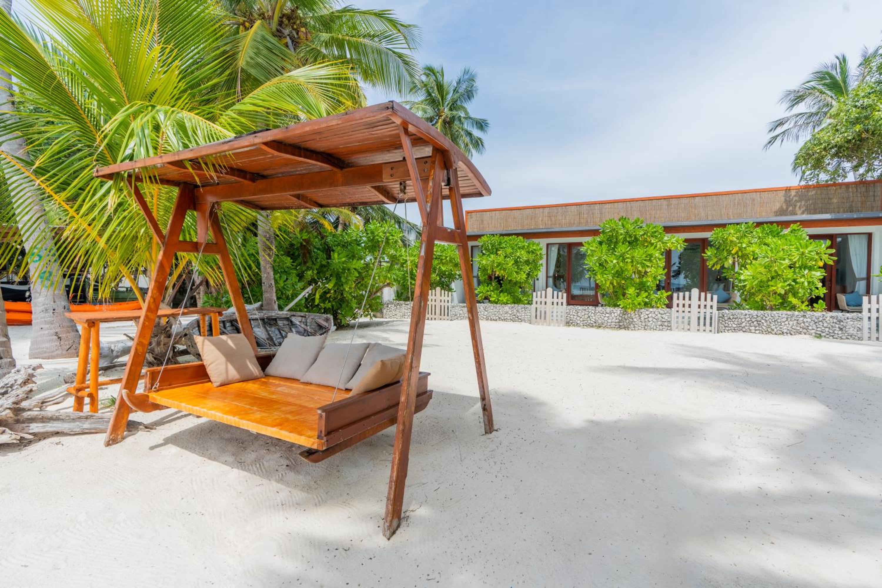 Veli Vilaa Dhiffushi - Beachfront