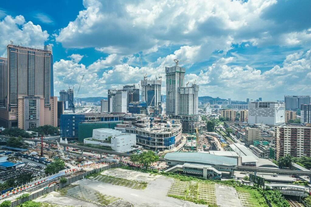 Couple Suite at Casa Residency 5 mins walk to LRT, Jalan Alor & Bukit Bintang