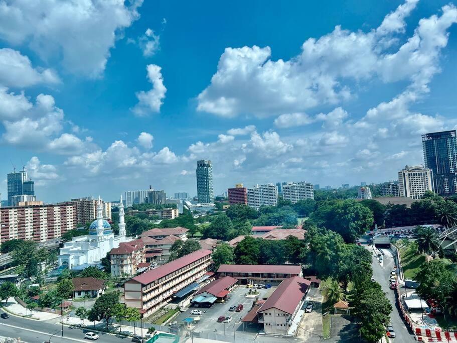 Couple Suite at Casa Residency 5 mins walk to LRT, Jalan Alor & Bukit Bintang