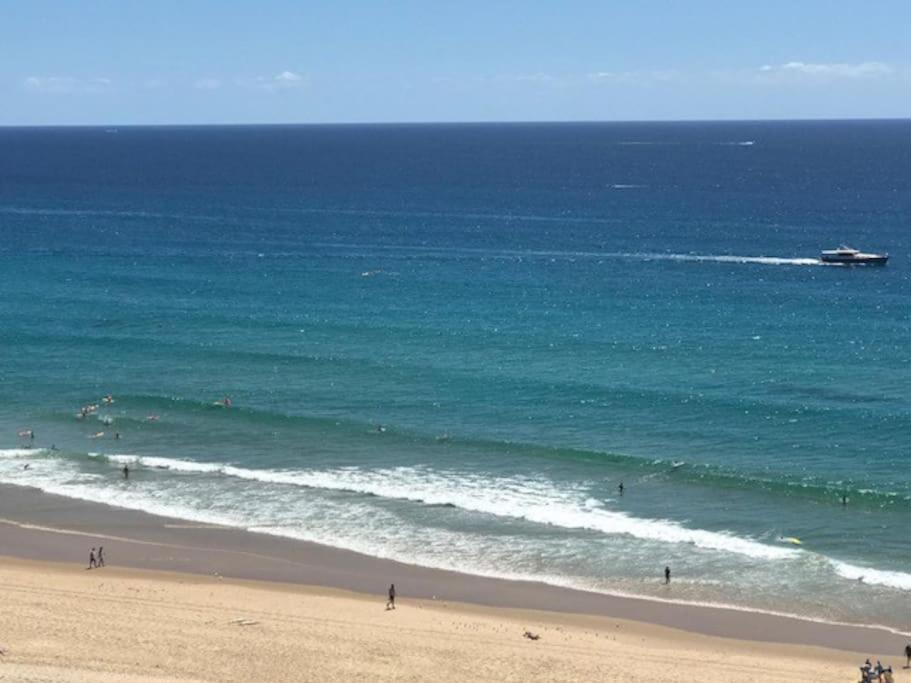 2BR Beachfront Family Friendly Surfers Apartment