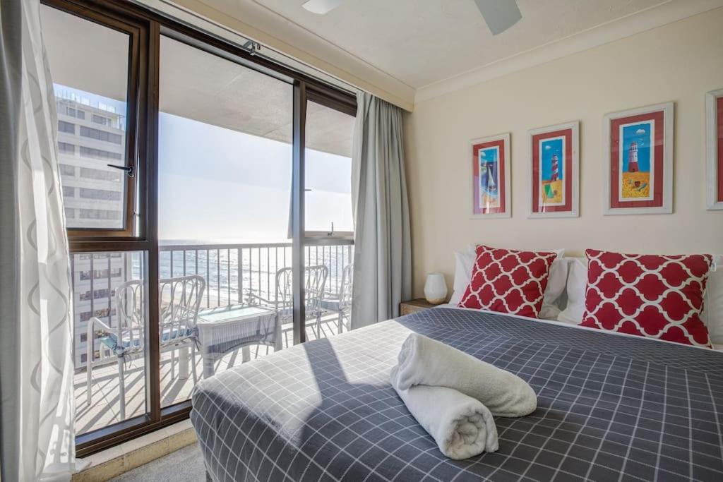 2BR Beachfront Family Friendly Surfers Apartment