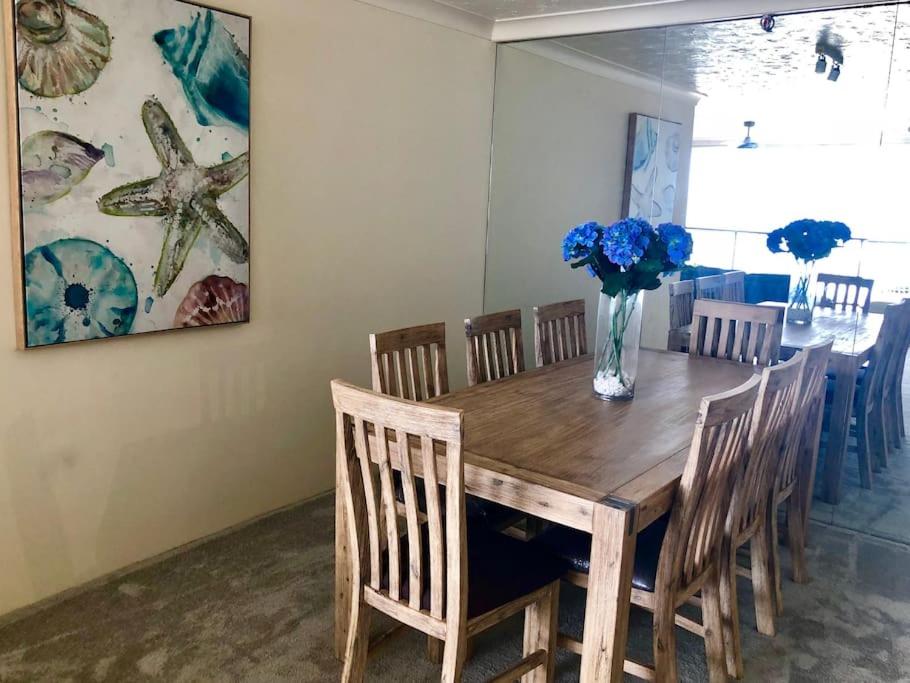 2BR Beachfront Family Friendly Surfers Apartment