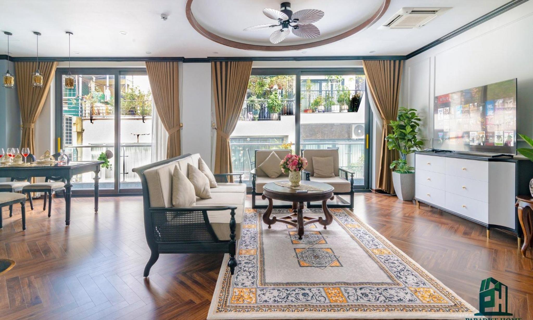 Luxe Paradise Suites Dang Thai Mai