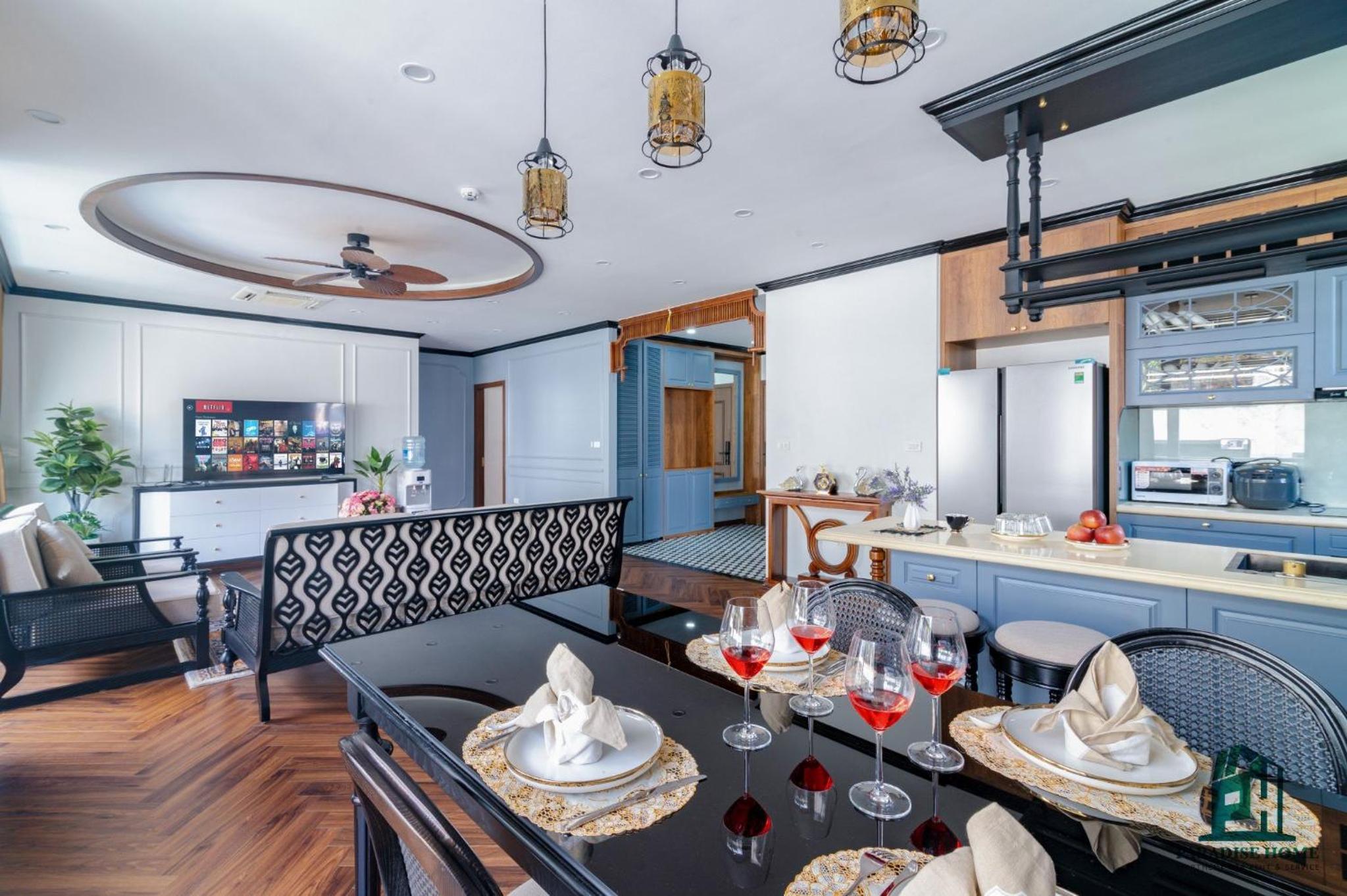 Luxe Paradise Suites Dang Thai Mai