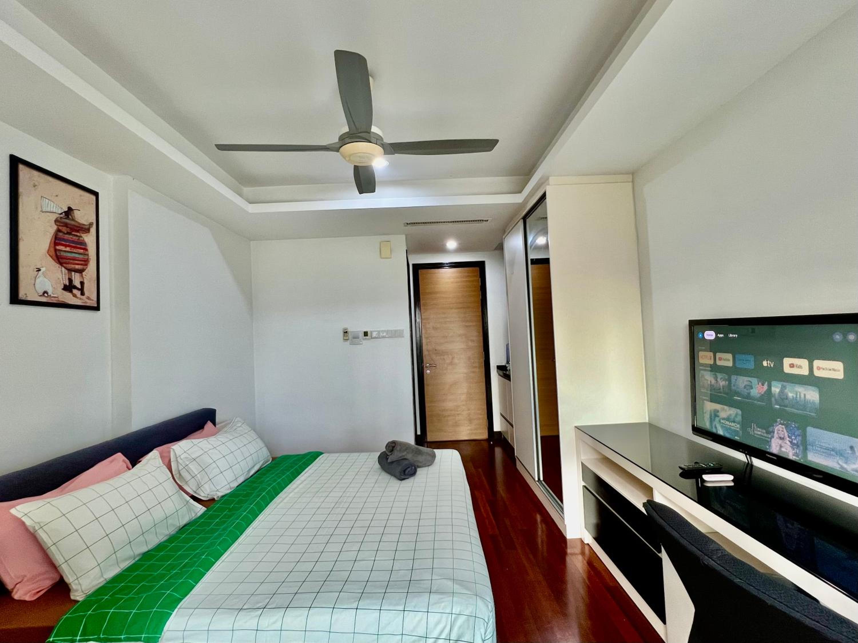 Couple Suite at Casa Residency 5 mins walk to LRT, Jalan Alor & Bukit Bintang