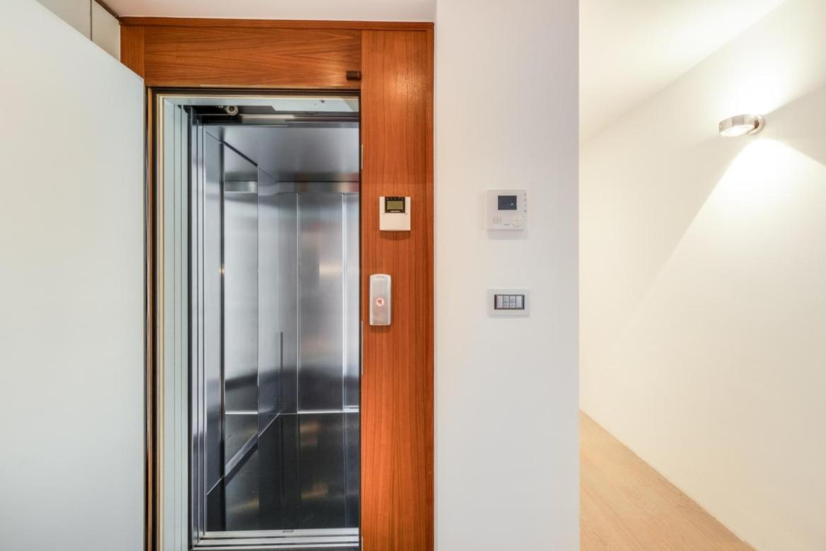 Charming and Spacious Residence in the Heart of Brent by GuestLee