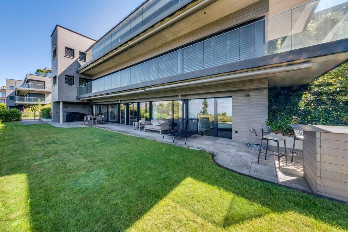 Charming and Spacious Residence in the Heart of Brent by GuestLee