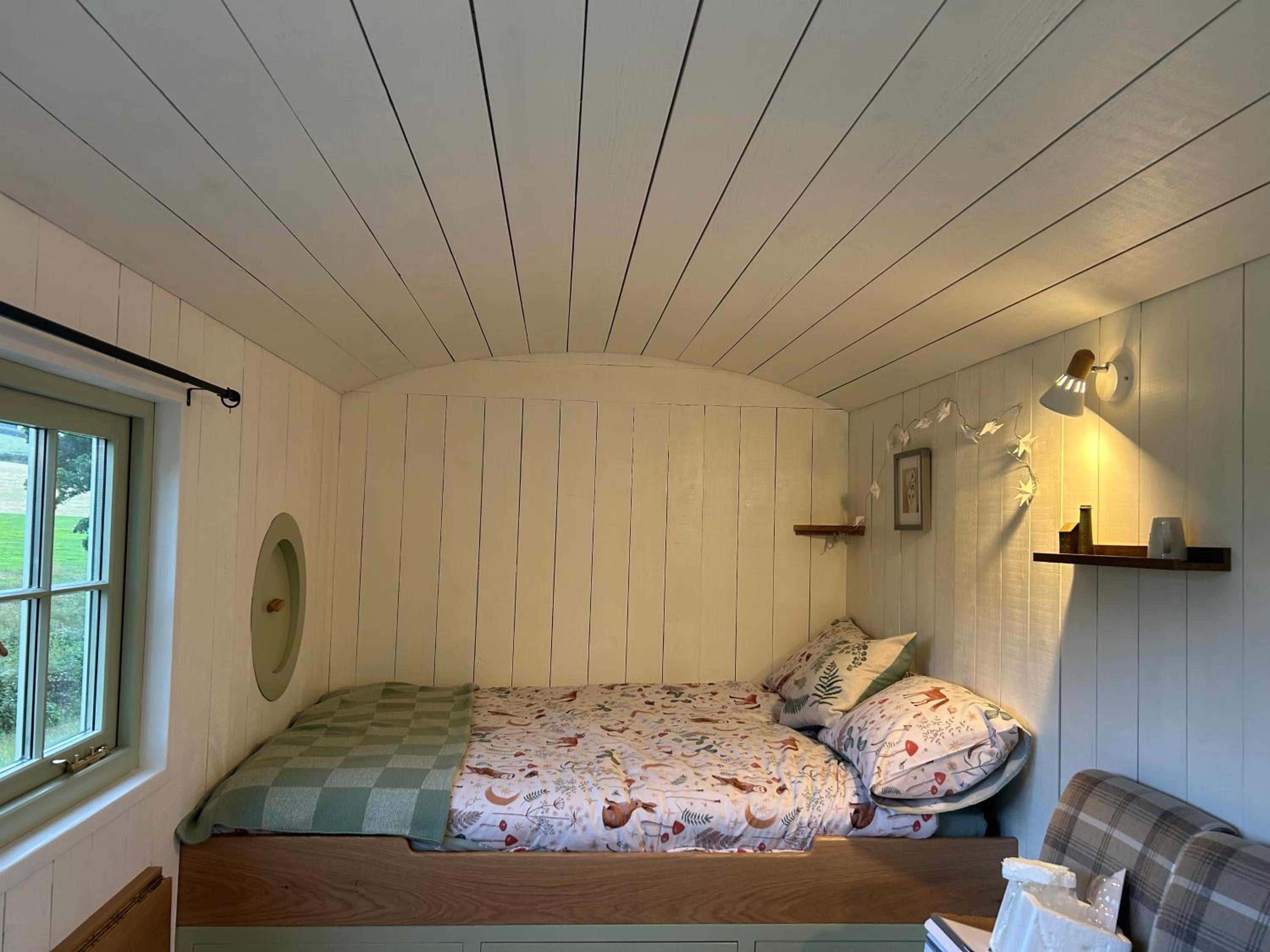 Cosy Owls Roost Hut with Private Hot Tub view 2