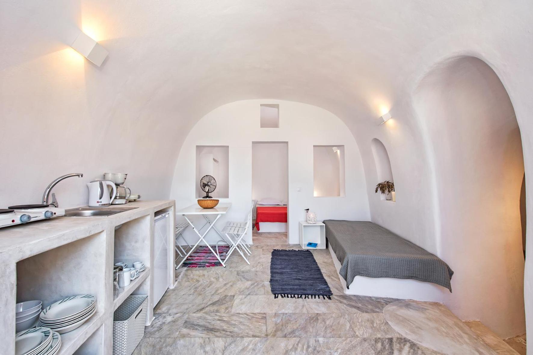 Amelie Canaves Finikia photo 5