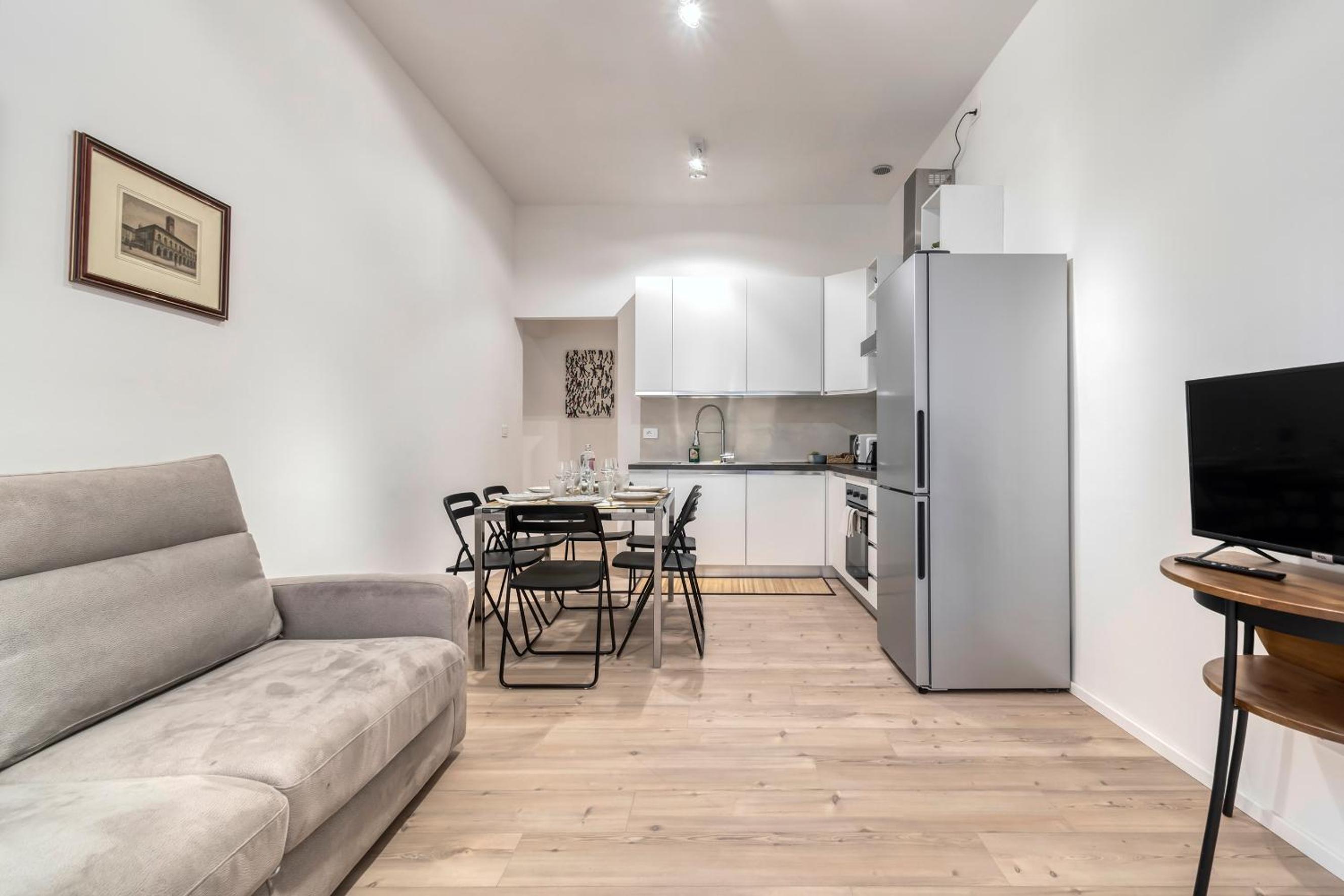 Carbonara Palace 2 - Luxury Comfort under Medieval Towers view 2