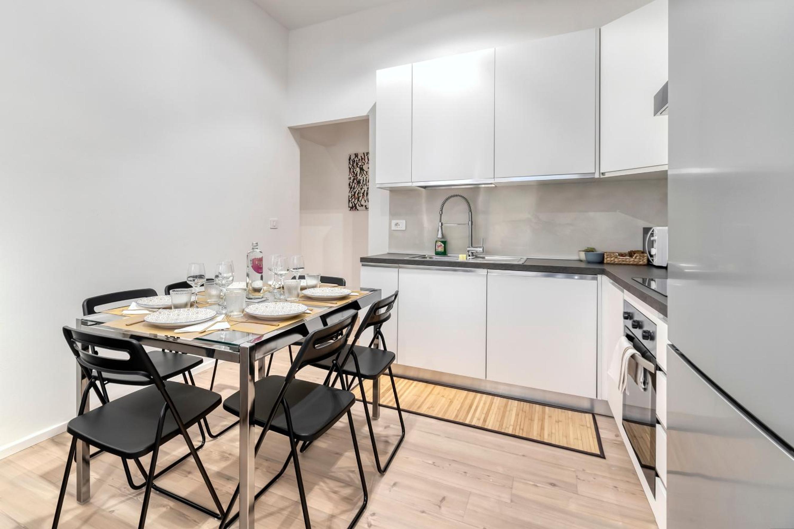 Carbonara Palace 2 - Luxury Comfort under Medieval Towers view 5