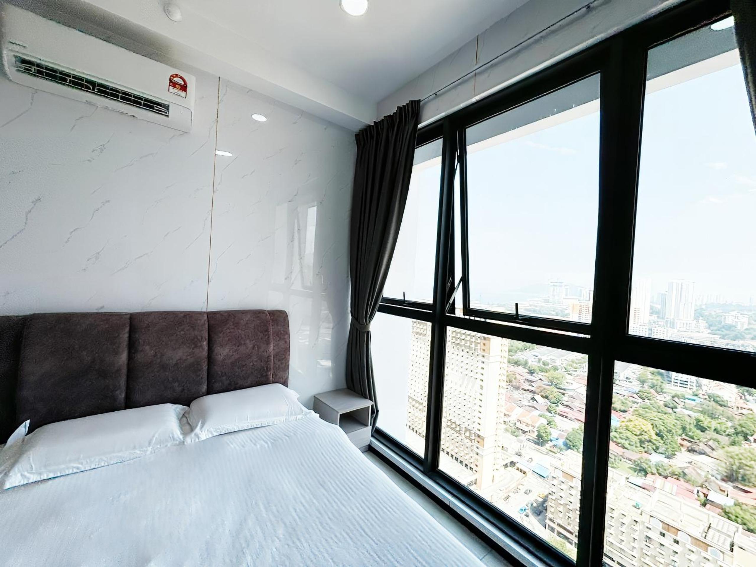 Urban Suites TWO Or THREE Bedroom Georgetown by ANC