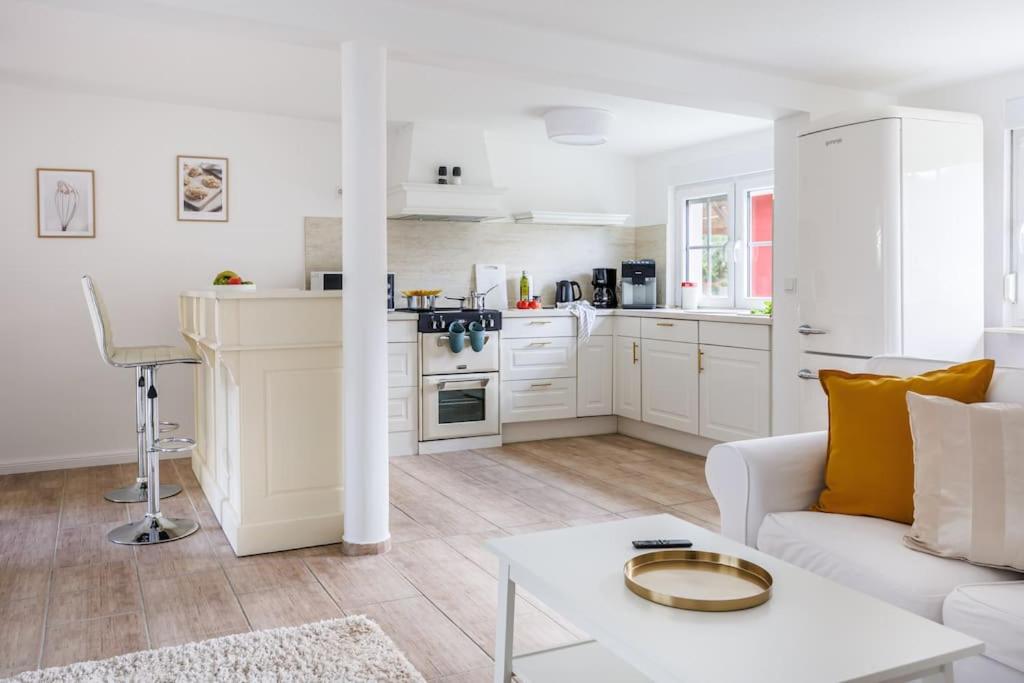 Ferienhaus Goldene Zeit I Terasse I Parkplatz I 3 SZ I 2 Bäder I 2 min zum See