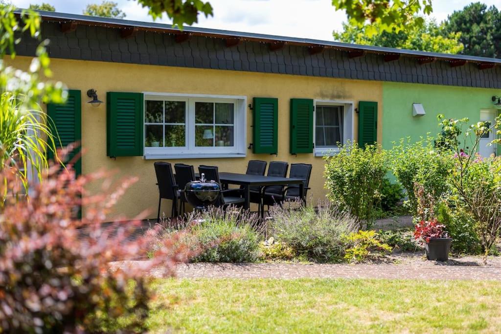Ferienhaus Goldene Zeit I Terasse I Parkplatz I 3 SZ I 2 Bäder I 2 min zum See
