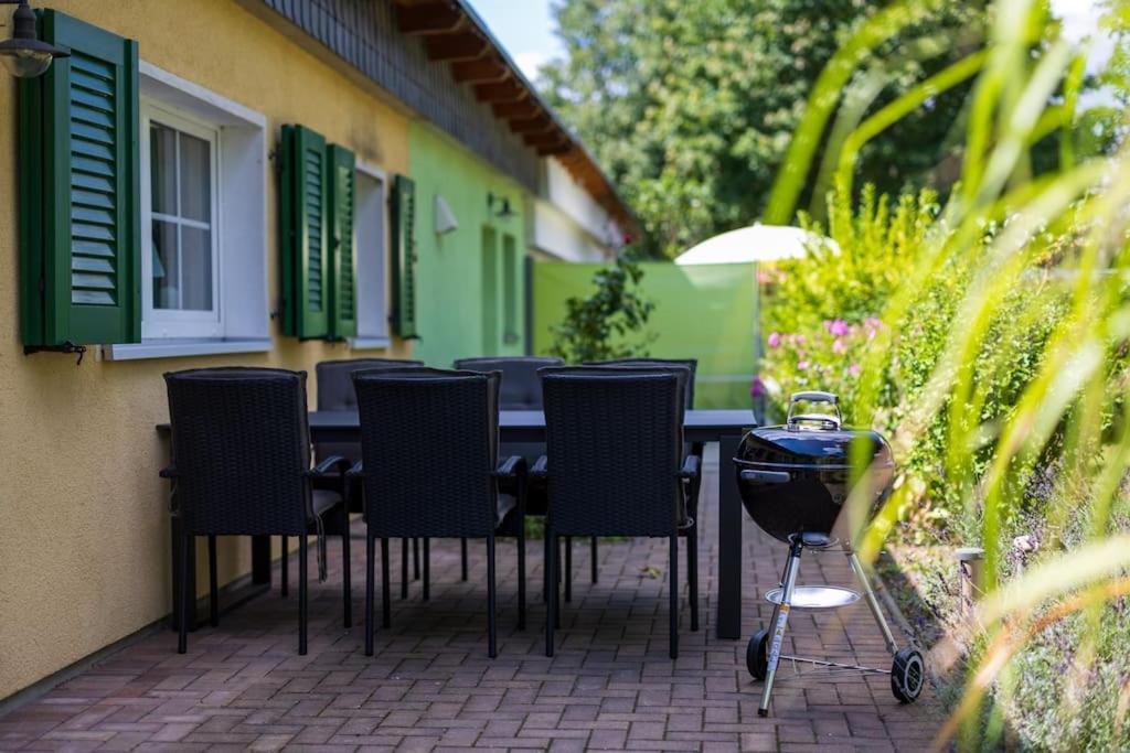 Ferienhaus Goldene Zeit I Terasse I Parkplatz I 3 SZ I 2 Bäder I 2 min zum See