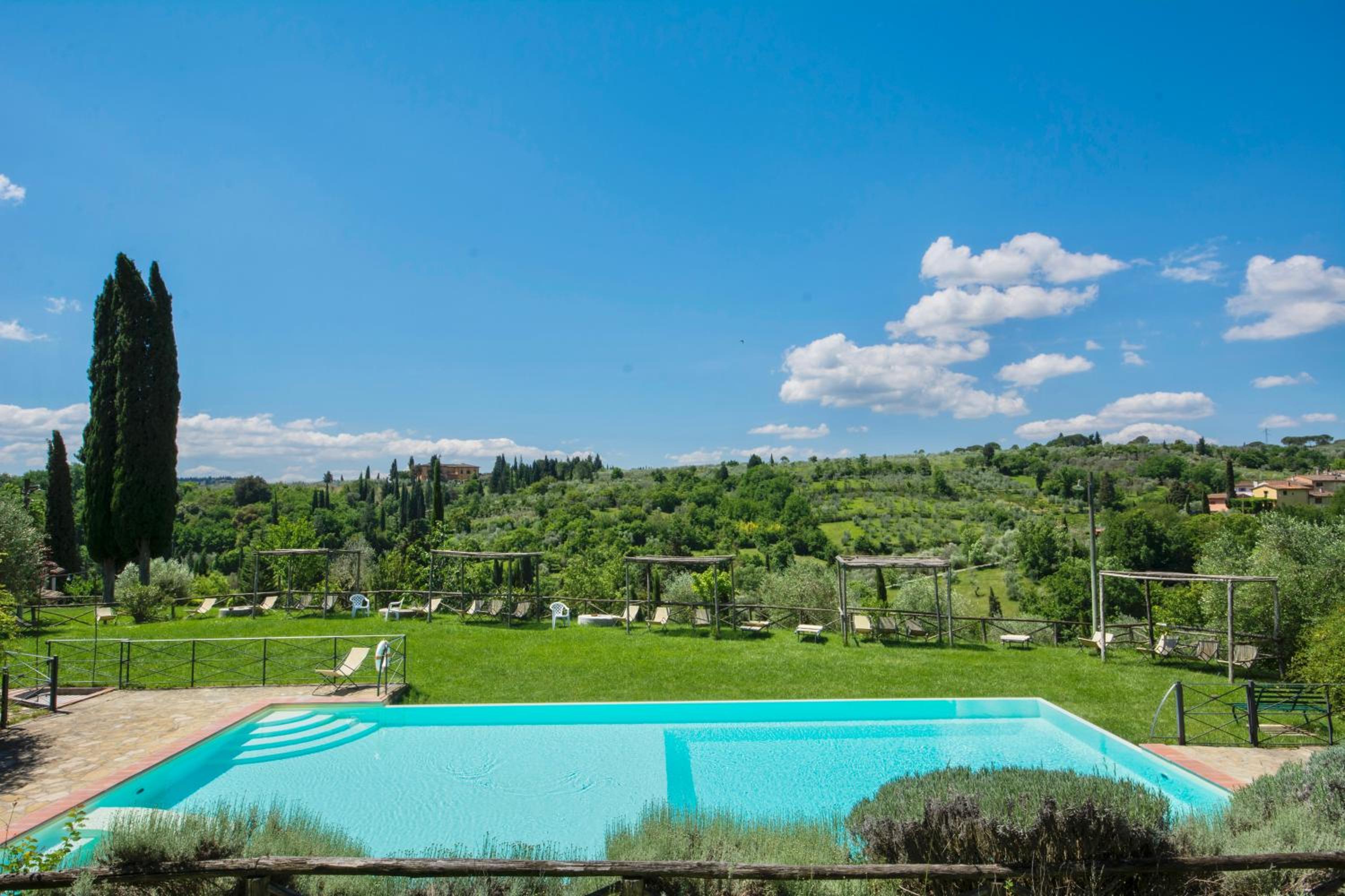 THR-Apartment with 3 bedrooms, 7 beds, 3 bathrooms, air conditioning and private outdoor space in a residence with swimming pool not far from Florence photo 2