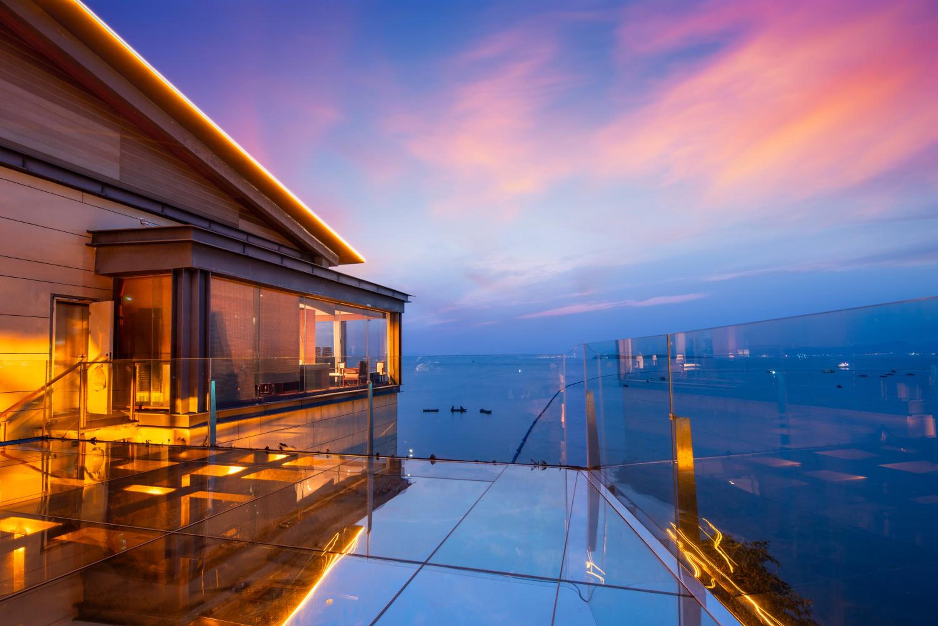 Shenzhen Half Day Cloud Coast Resort