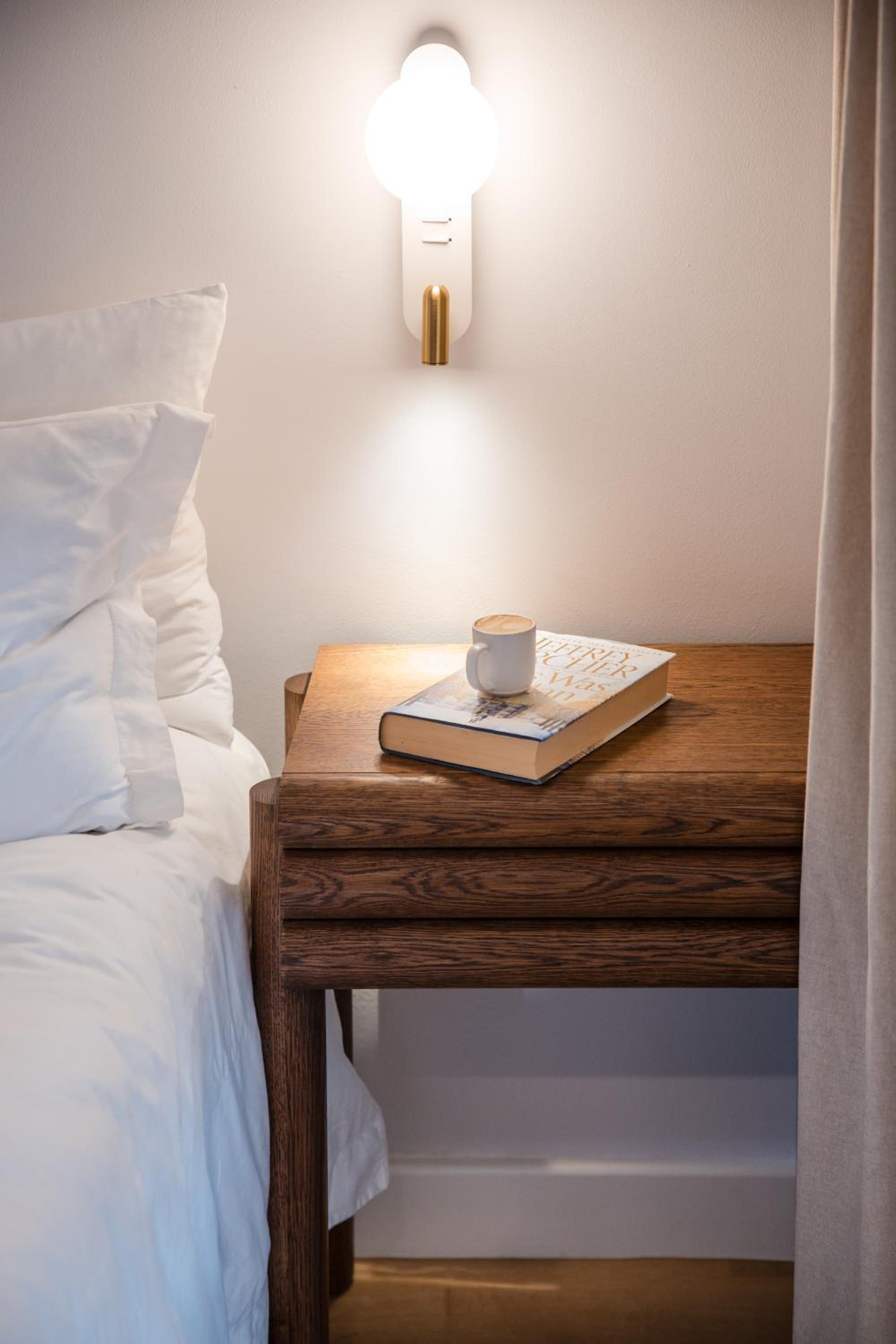 Seaside 9 l Stylish Aparthotel in Three Anchor Bay view 4