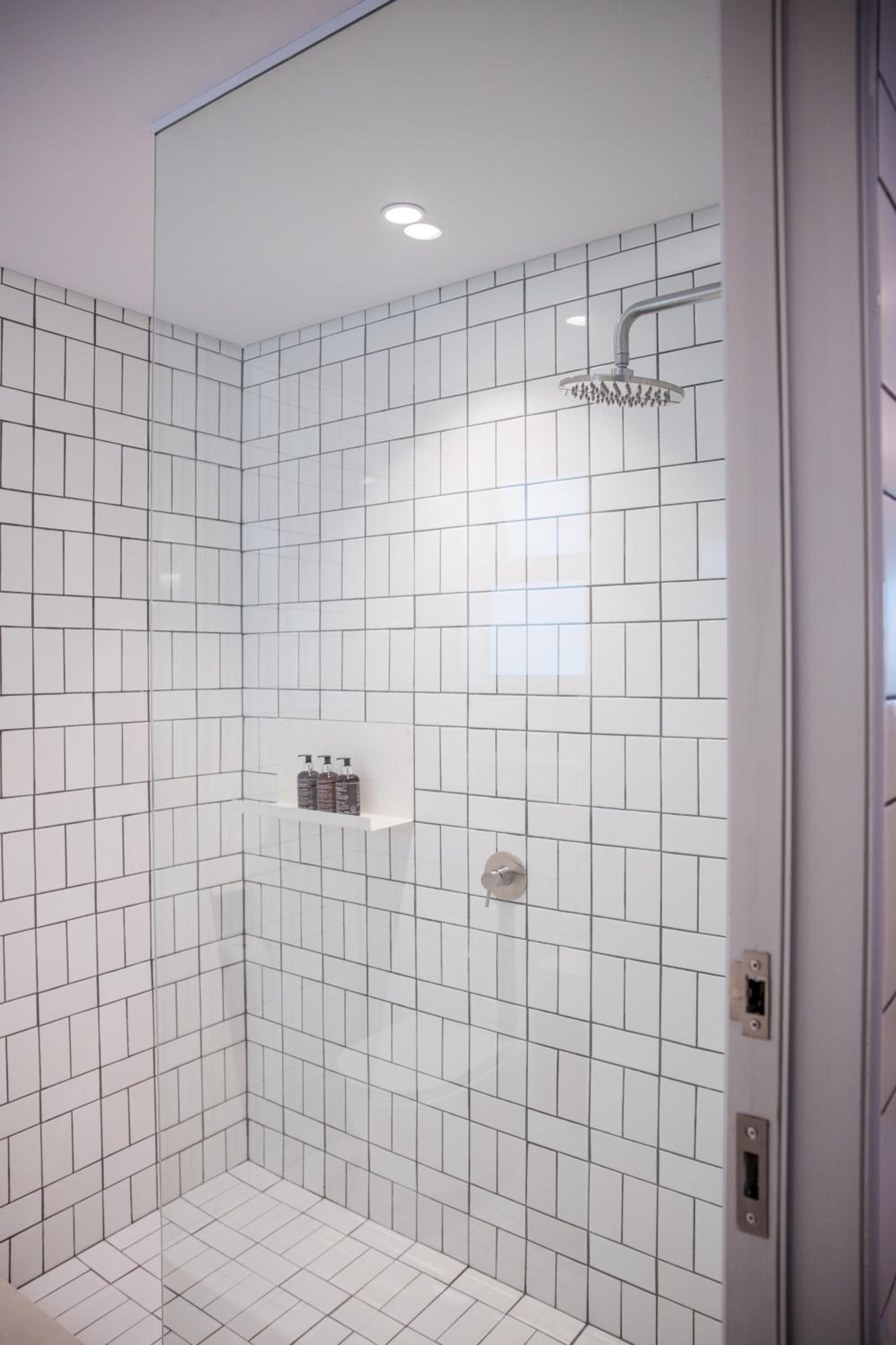 Seaside 9 l Stylish Aparthotel in Three Anchor Bay view 5