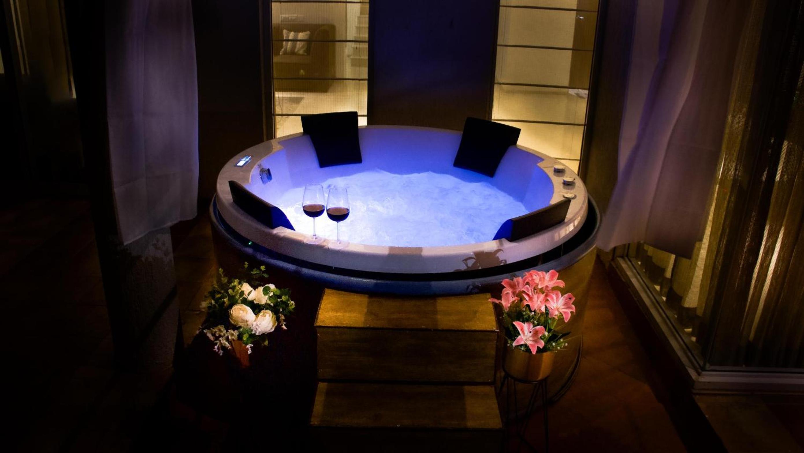 Golfers Arena by StayJade Golf Jacuzzi PS5 Blr view 4