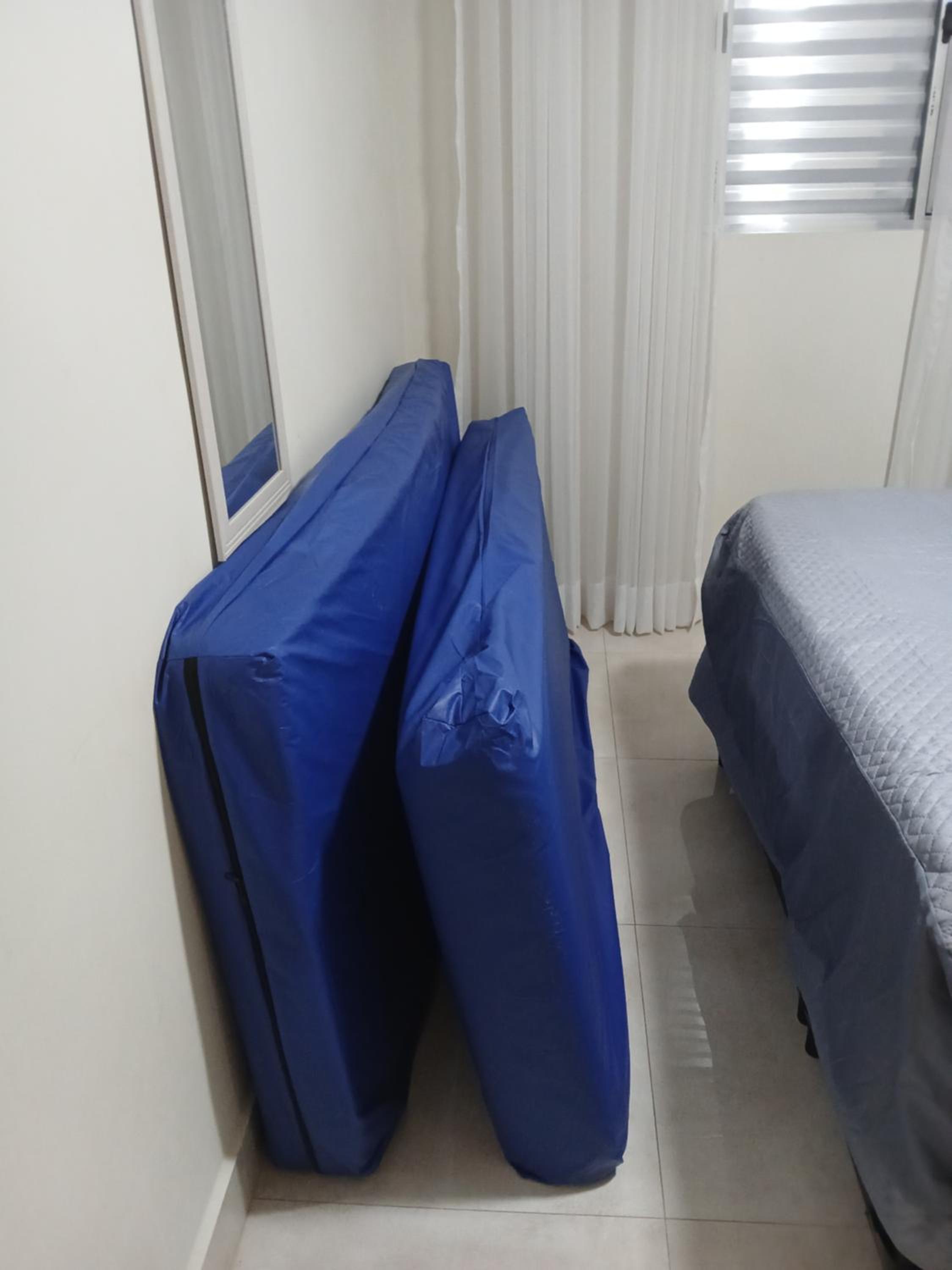 Apê 50 metros da praia, centro da Mirim, Wi-fi, 6 pessoas