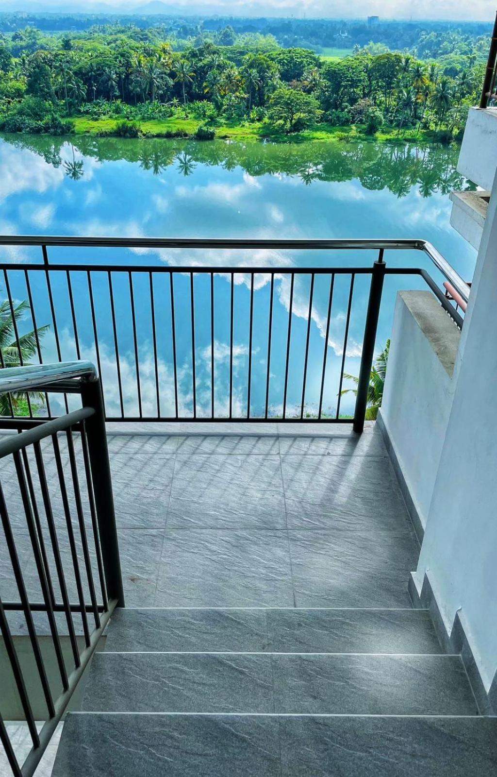 Pearl Periyar View Apartments
