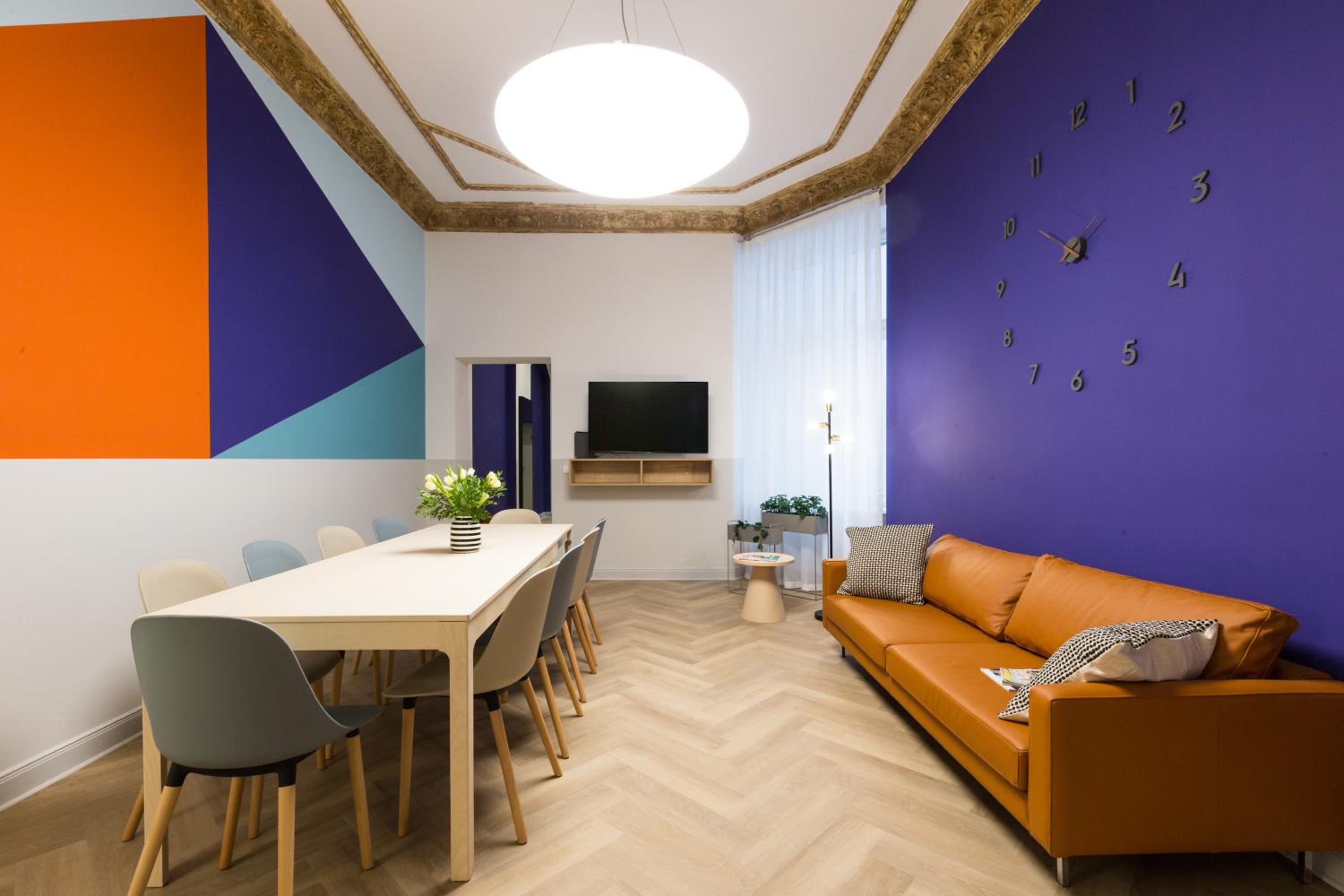 Dilo Apartments 150 sqm Modern Historic Apartments for 12 Guests