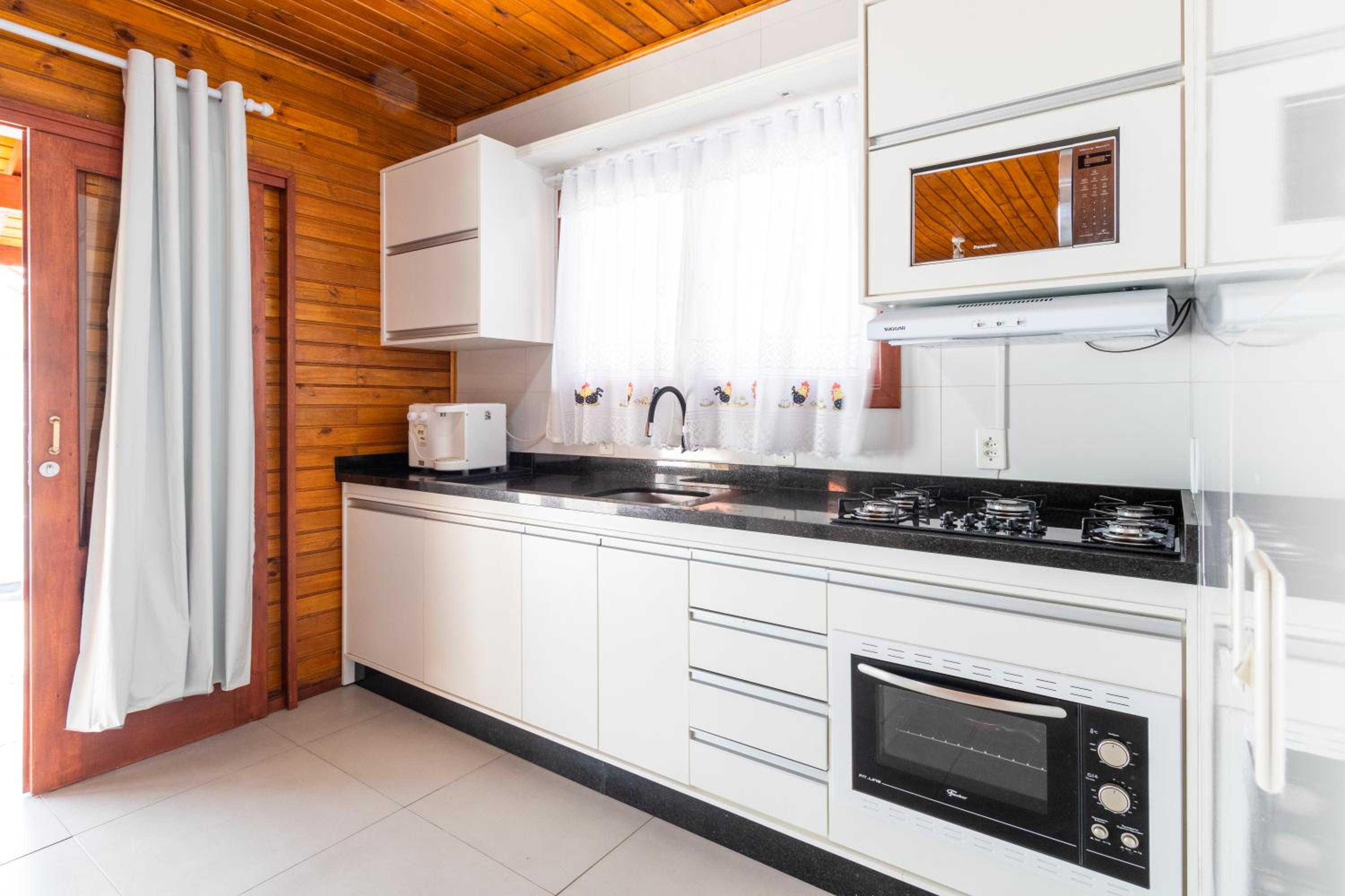 150m da Praia e a 300m do Villa Casarão WZ8850