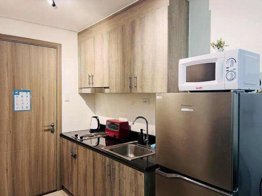 1BR Condotel with Balcony at FAME Residences #FM20 view 5
