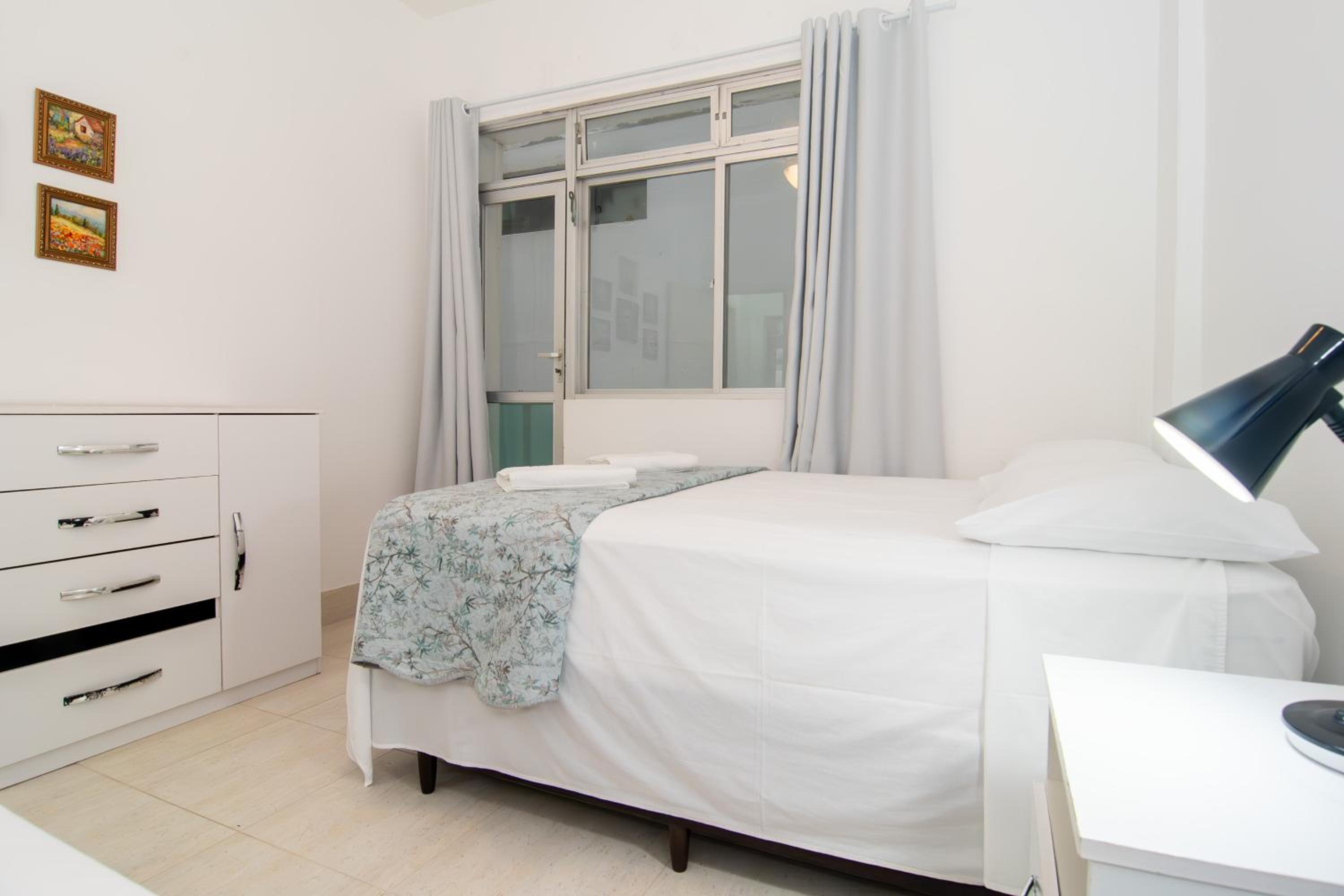 Localização privilegiada na Av. Atlântica JK4995