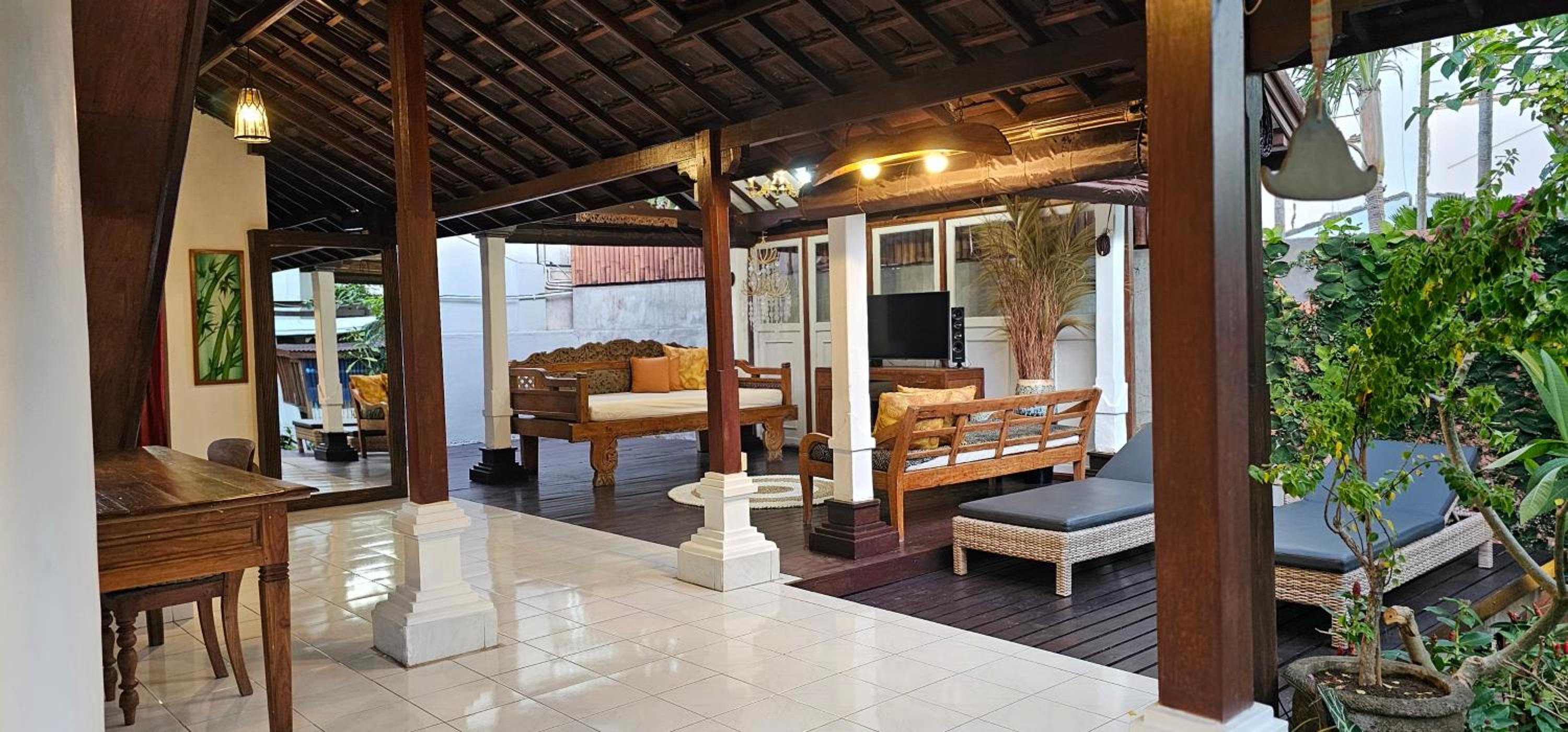 charming balinese Shanty house