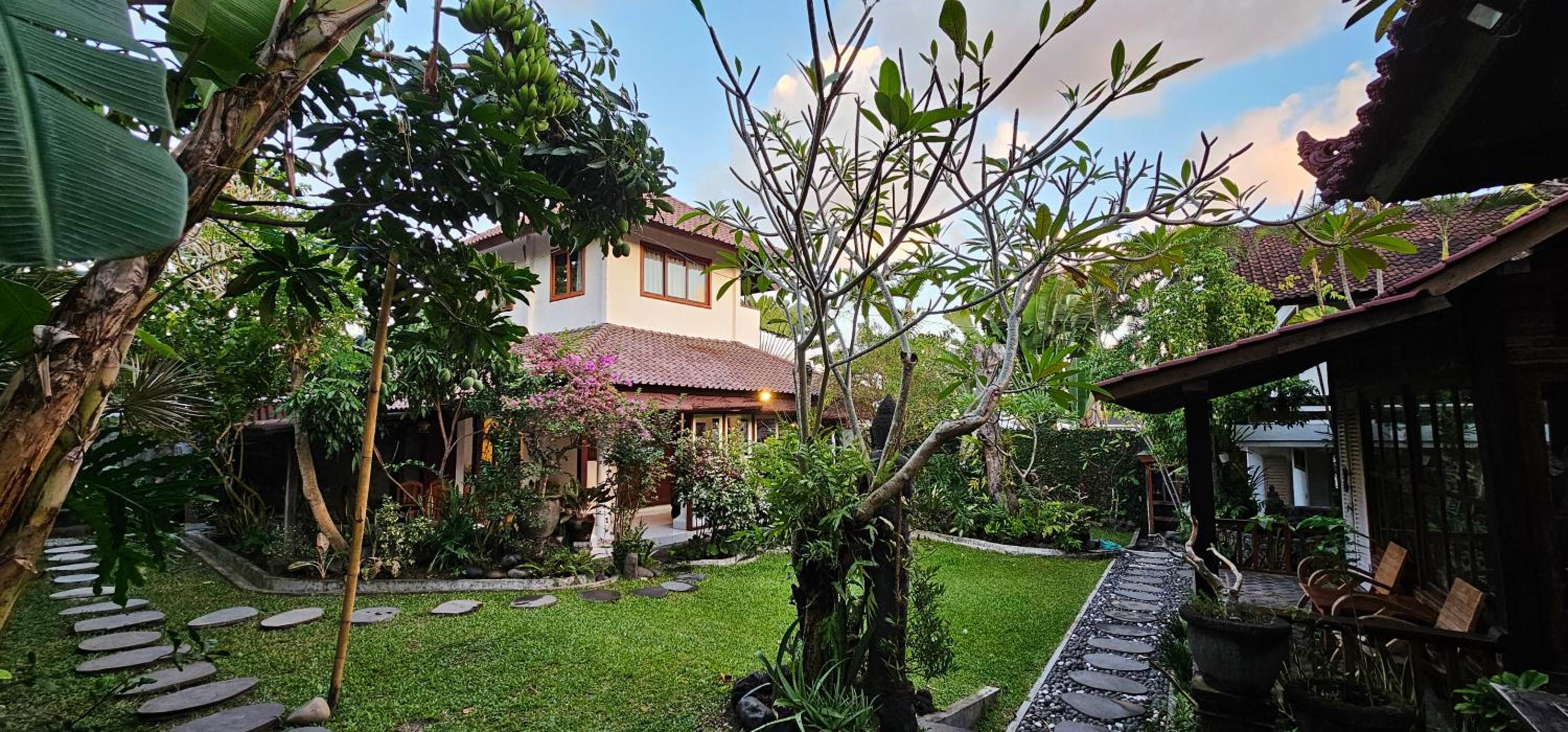 charming balinese Shanty house