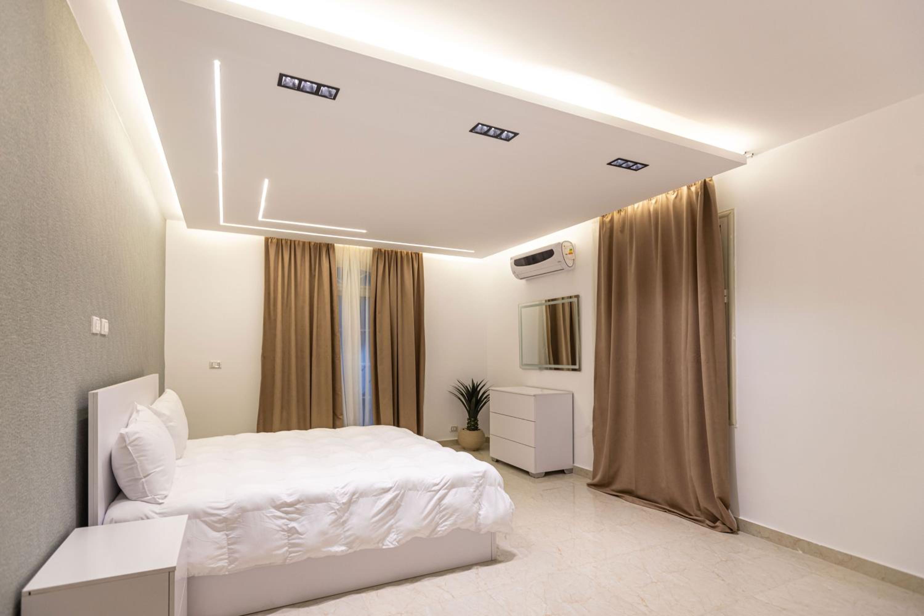 Host Prime - Paradise Villa with Pool at Rehab City