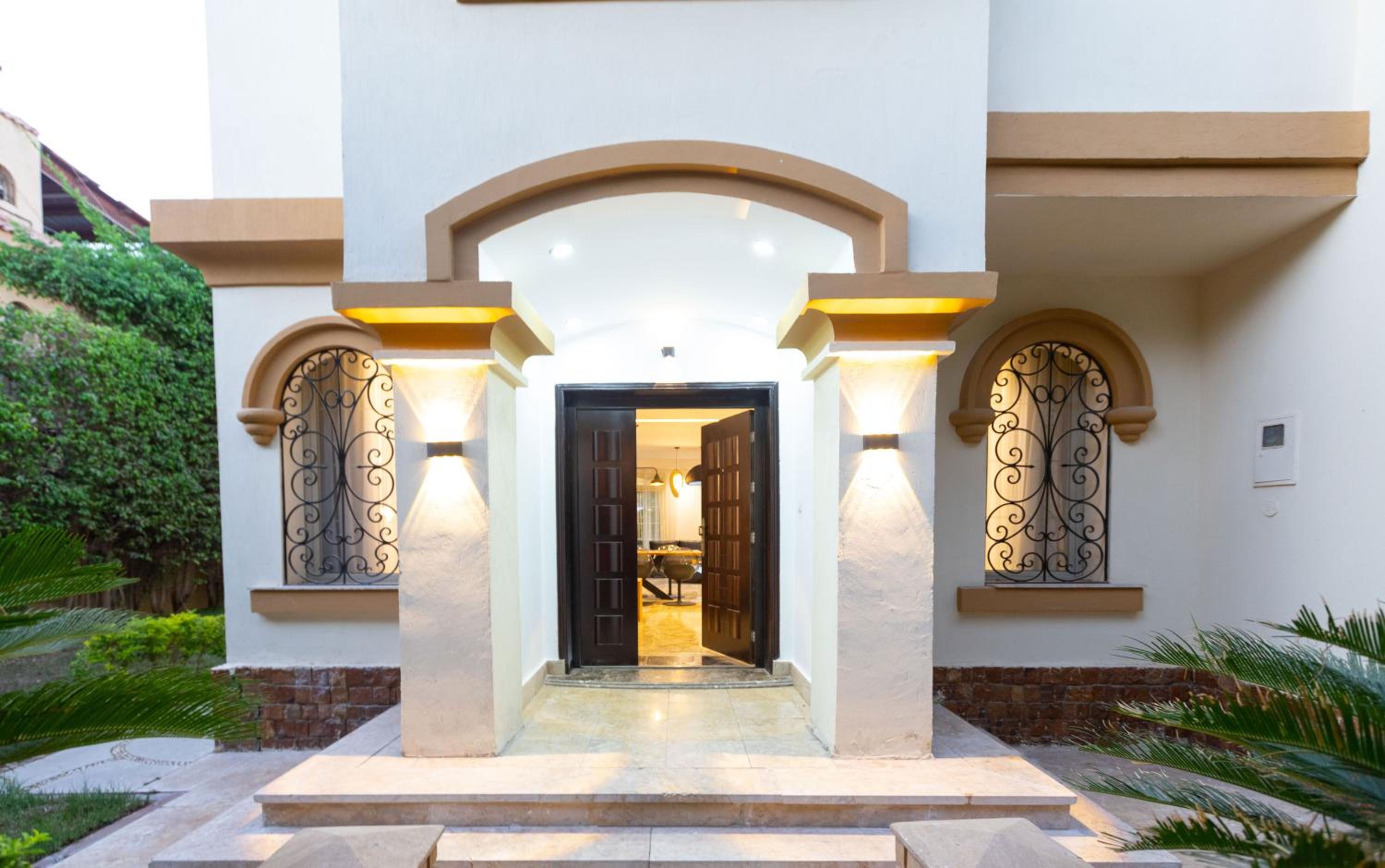 Host Prime - Paradise Villa with Pool at Rehab City
