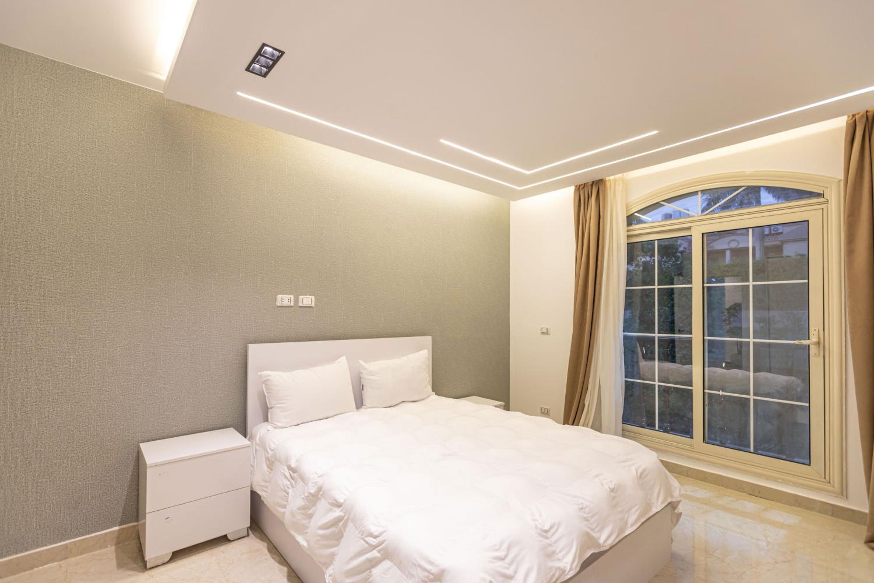 Host Prime - Paradise Villa with Pool at Rehab City