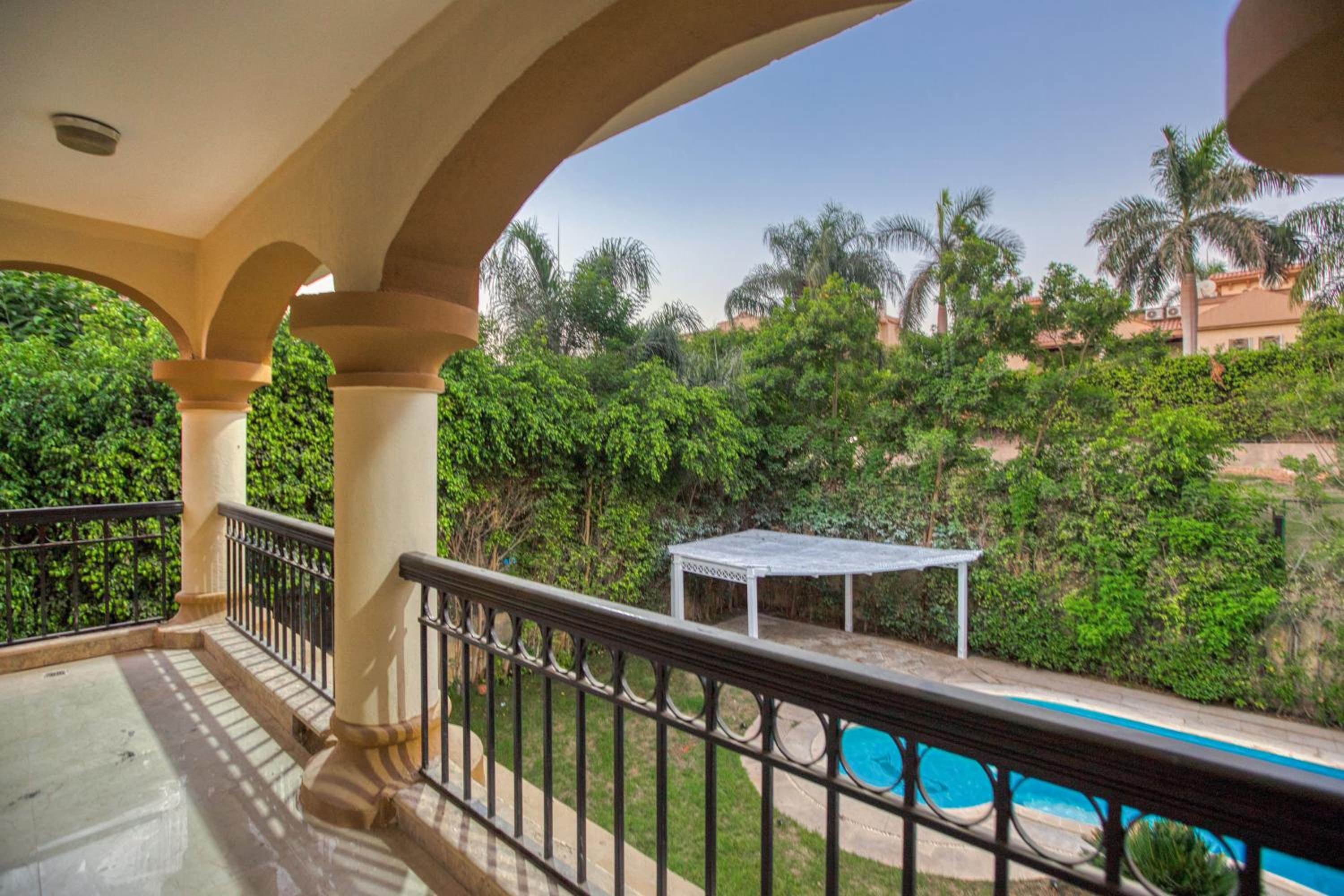 Host Prime - Paradise Villa with Pool at Rehab City