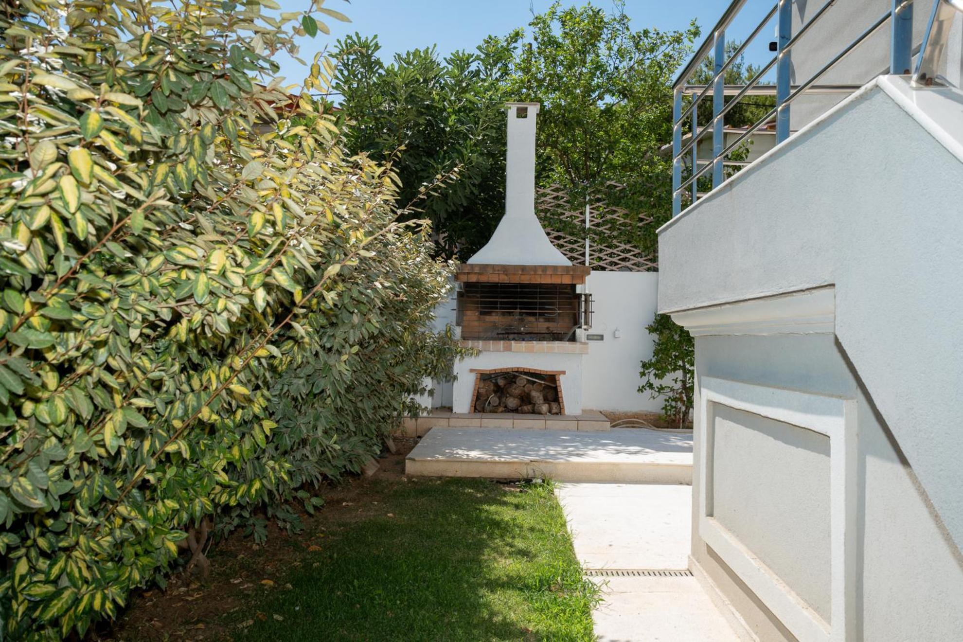 Apollonian villa